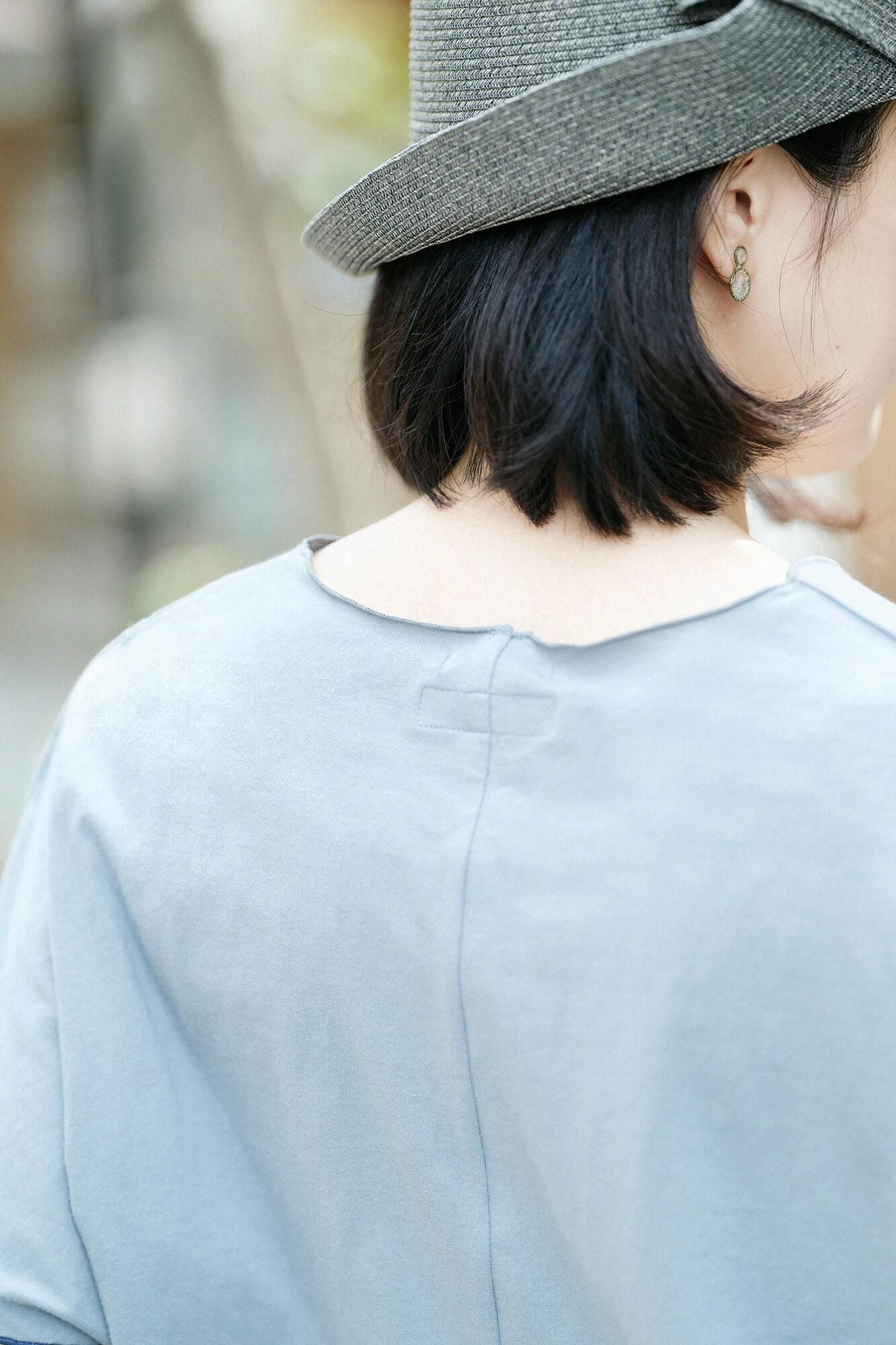 短袖上衣/灰綠色