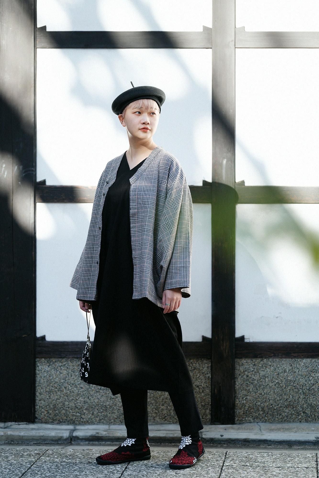 云之间的5条圆形的塔布袜/菊花