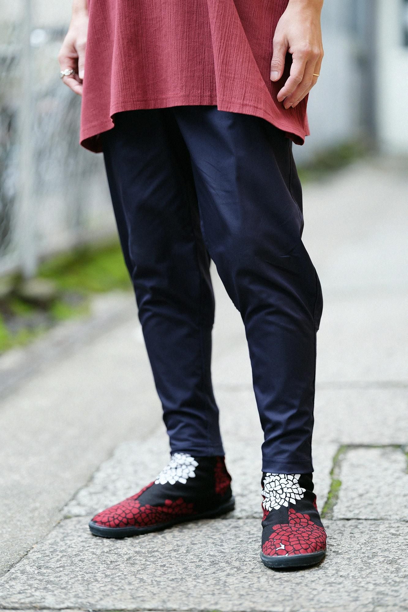 云之间的5条圆形的塔布袜/菊花