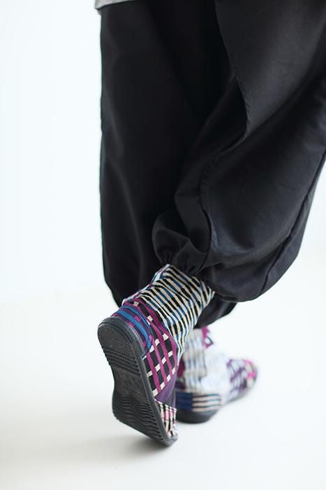 Marugo Round Toe Tabi Shoes / Skyscraper