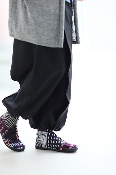 Marugo Round Toe Tabi Shoes / Skyscraper