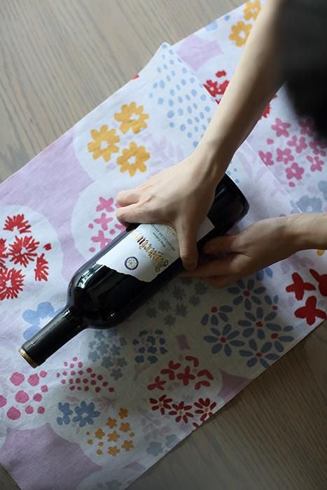 ISE Cotton Textile Tenugui / Chrysanthemum Pattern, Pink (Kikuhanamon, Momoiro)