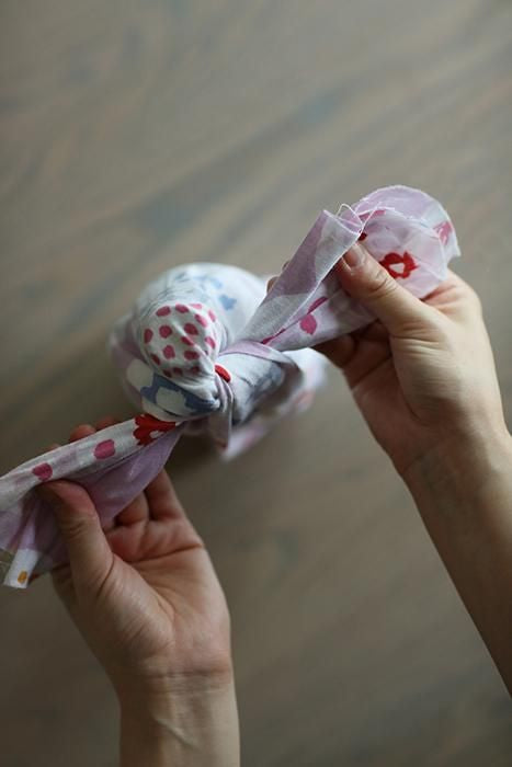 ISE Cotton Textile Tenugui / Chrysanthemum Pattern, Pink (Kikuhanamon, Momoiro)