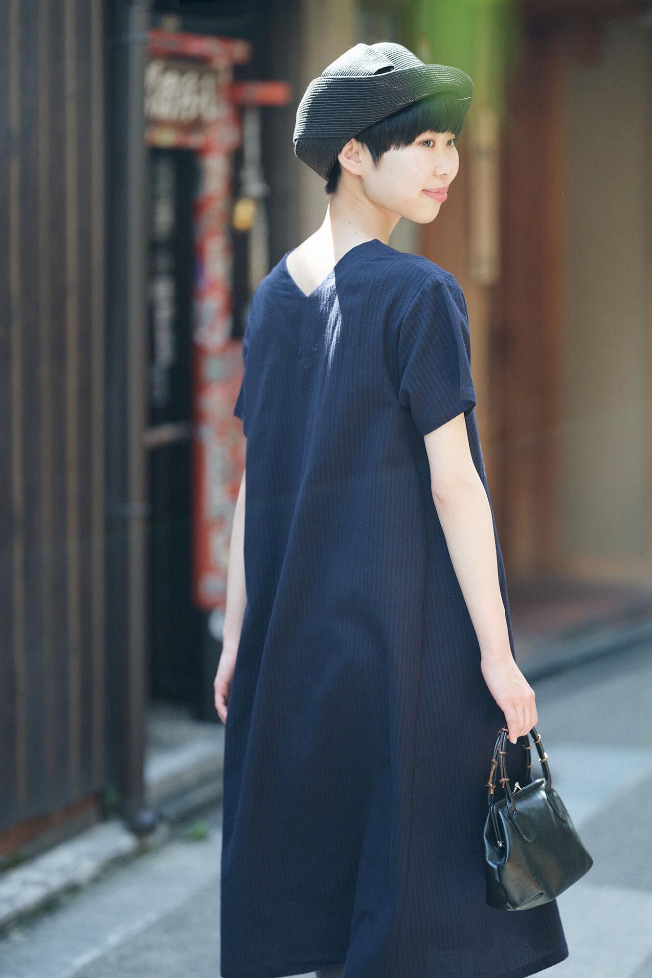Chizimi Cotton 40/20 Akiha V-neck Short Sleeve Dress / Dark Blue