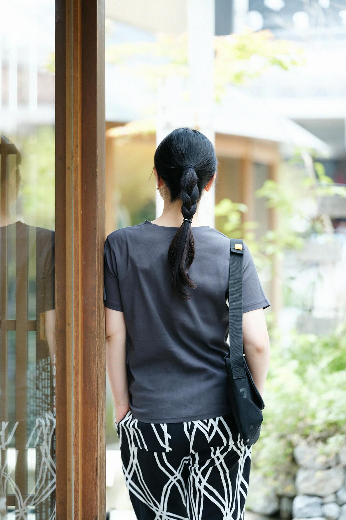 高島縮棉 40/40短袖口袋T-shirt /深鉛色× SO-SU-U十數 昆