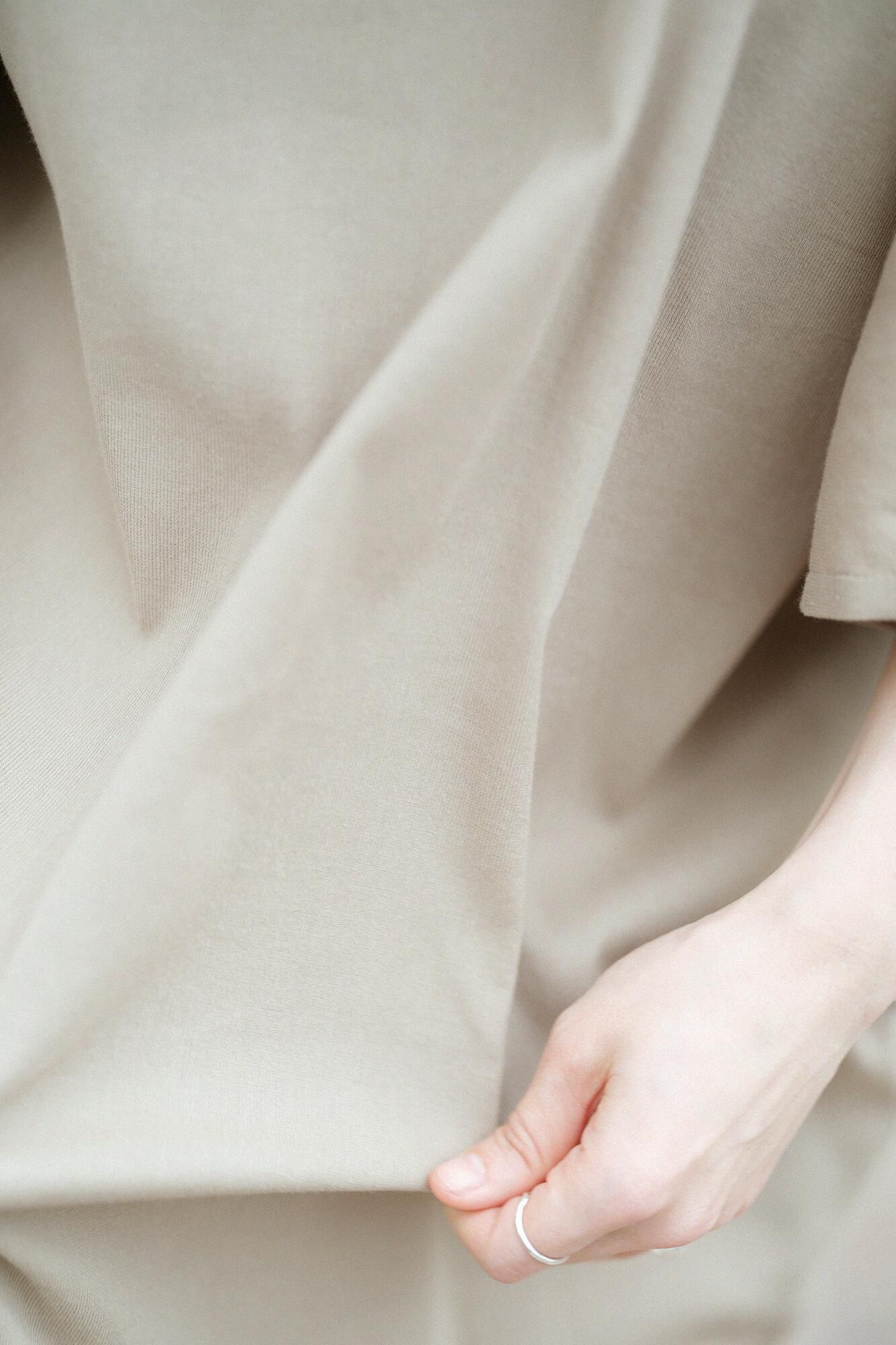 타카시마치지미 40/40 히라소데 보트넥 원피스/베이지(Shirotsurubami)