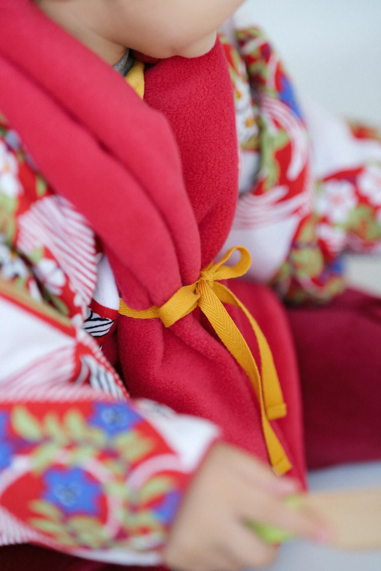 ●플리스 어린이 모지리 소데/빨간색×이와이비시츠나기