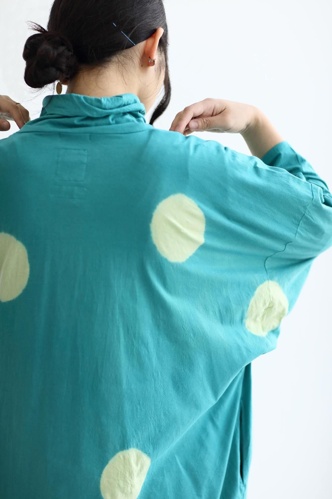 Tabata Tie-dye Turtle Neck Naginata Rectangular Dress / Polka Dots Emerald Green × Yellowish Green