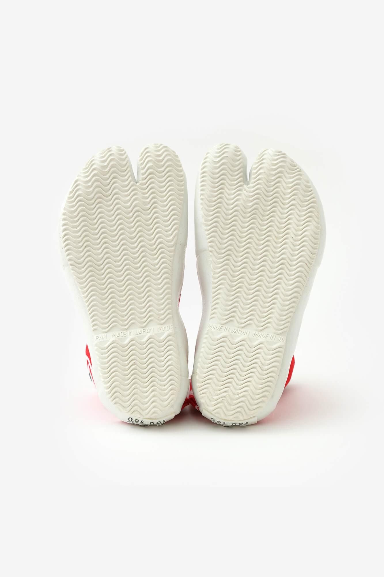 ● chaussettes Tabi pour enfants / kamon aka x tsukumo