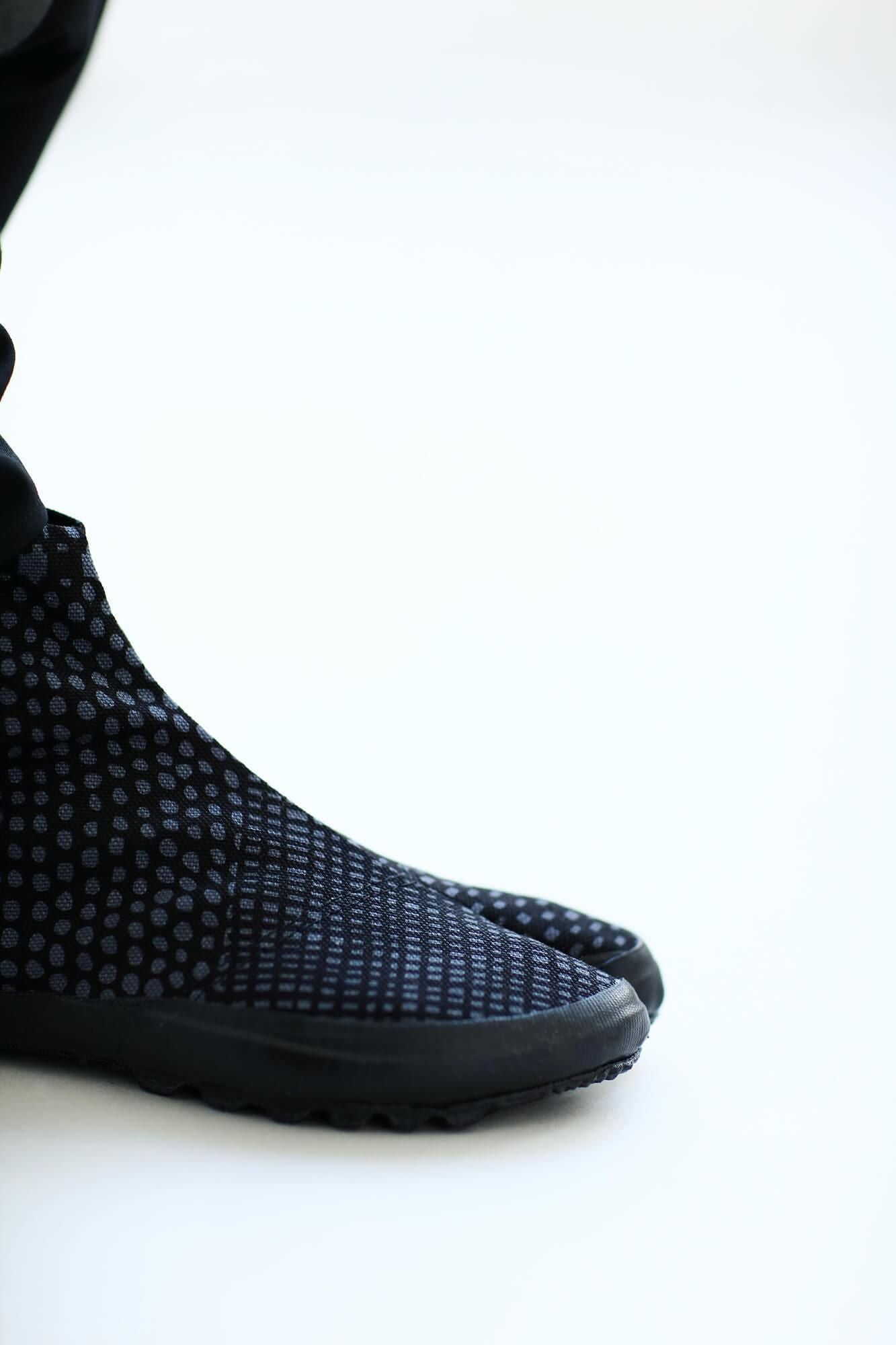 分趾足袋鞋/點線 墨黑色