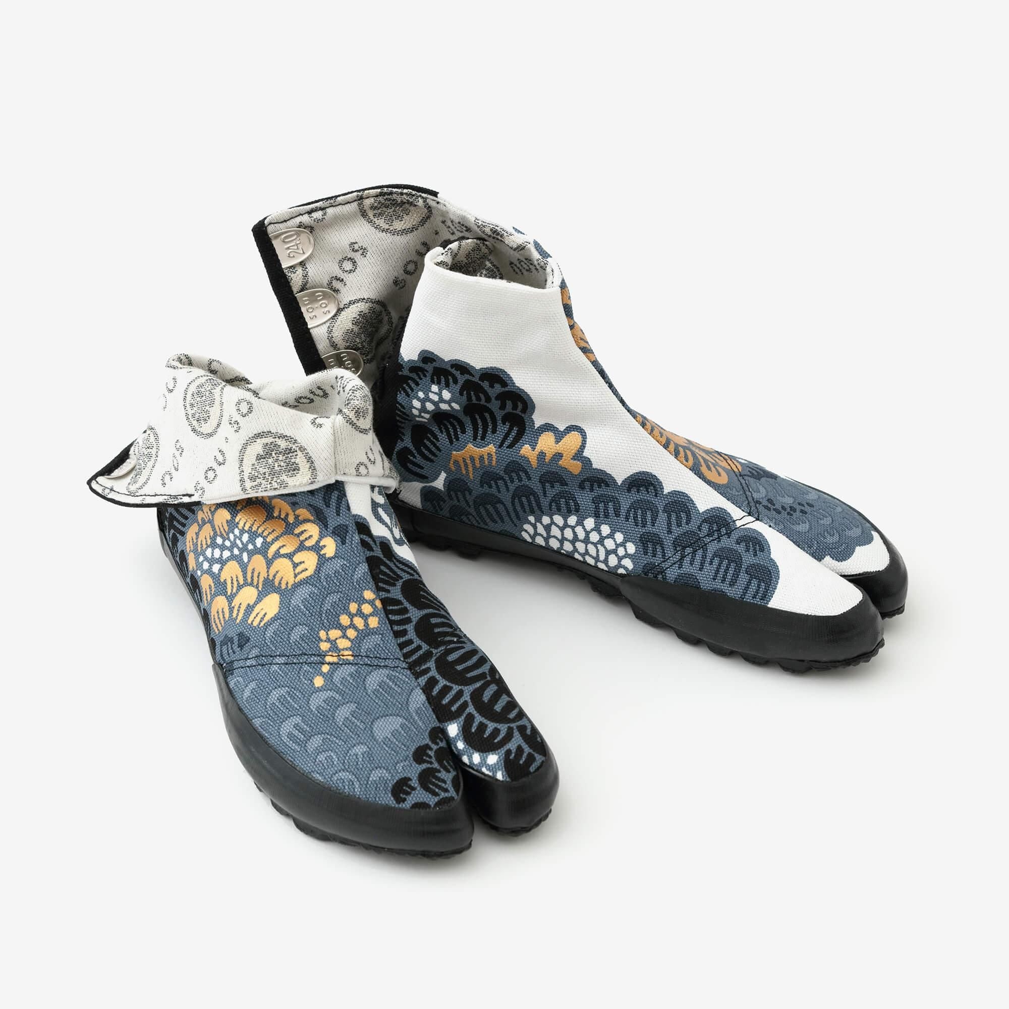 Split Toe Tabi Shoes / Kenran Horai