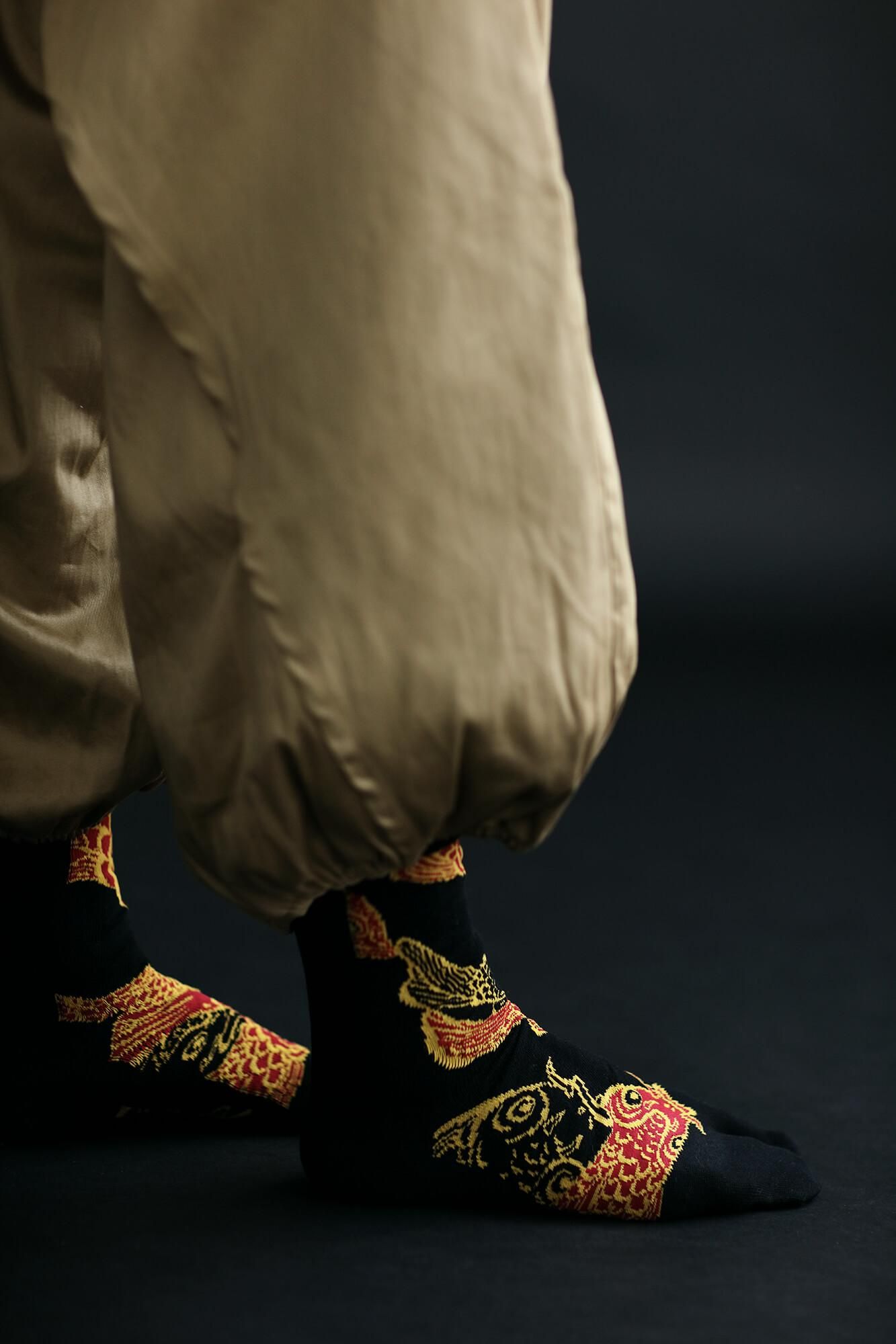 在Tabi袜子(正常长度) /鲤鱼是天堂的龙(男人和女人)