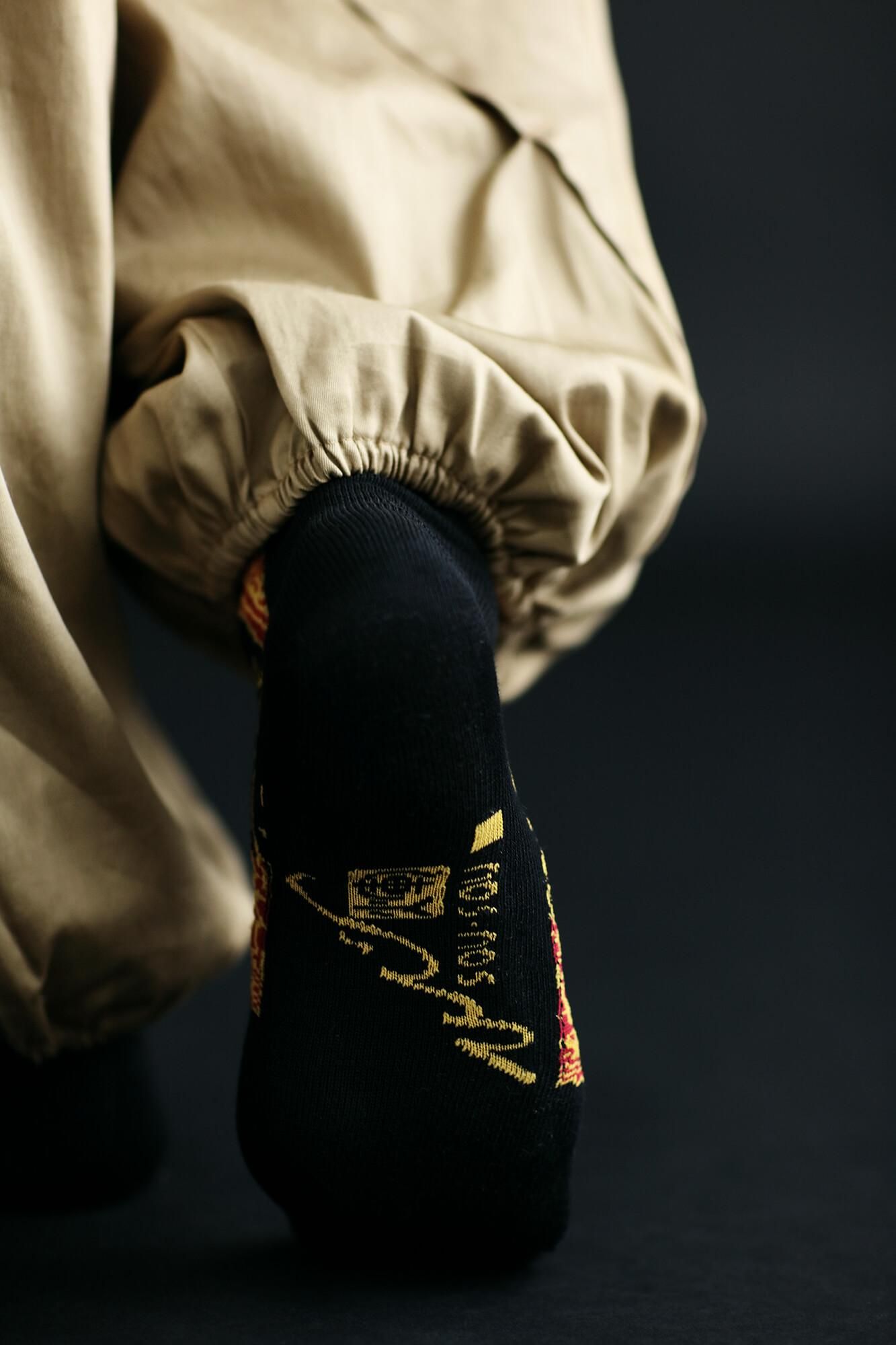 在Tabi袜子(正常长度) /鲤鱼是天堂的龙(男人和女人)