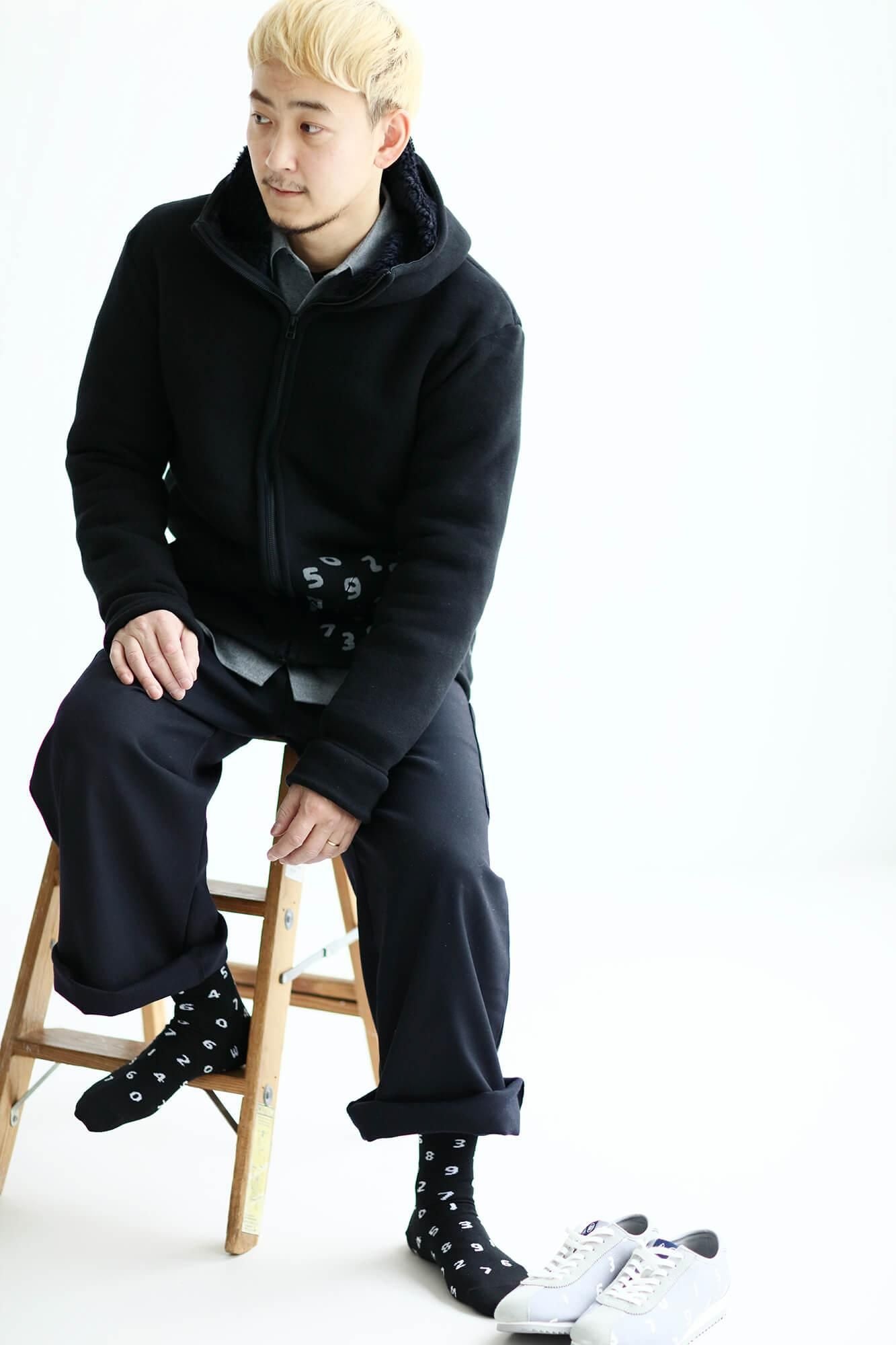 Round Toe Tabi Socks (Mid-calf)/SO-SU-U Black×White