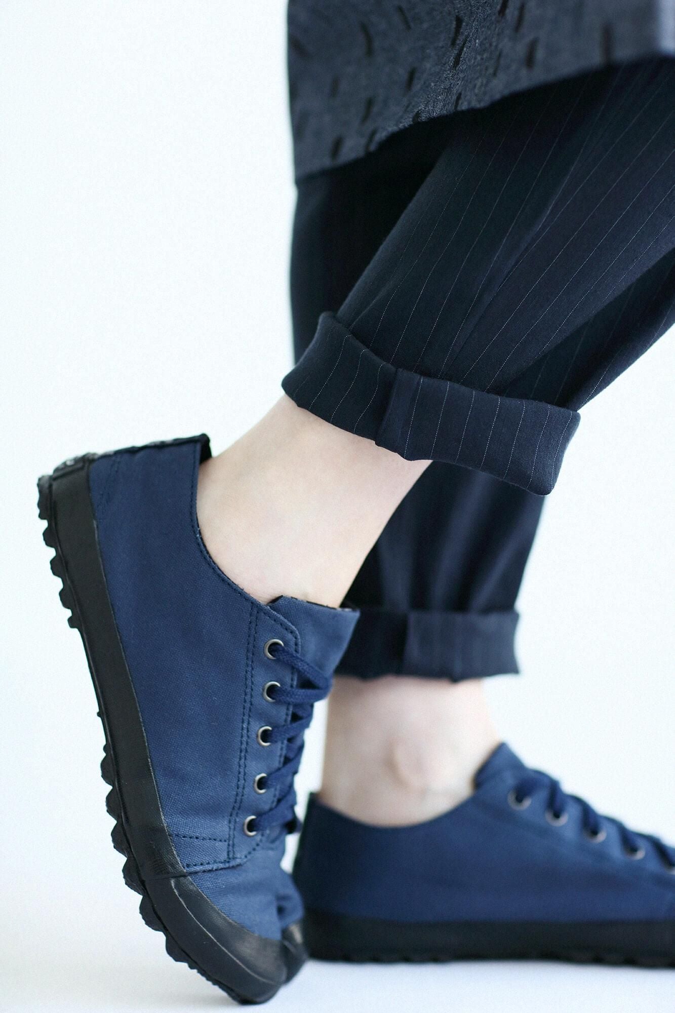 Split Toe Tabi Sneaker / Dark Blue×SO-SU-U Kon