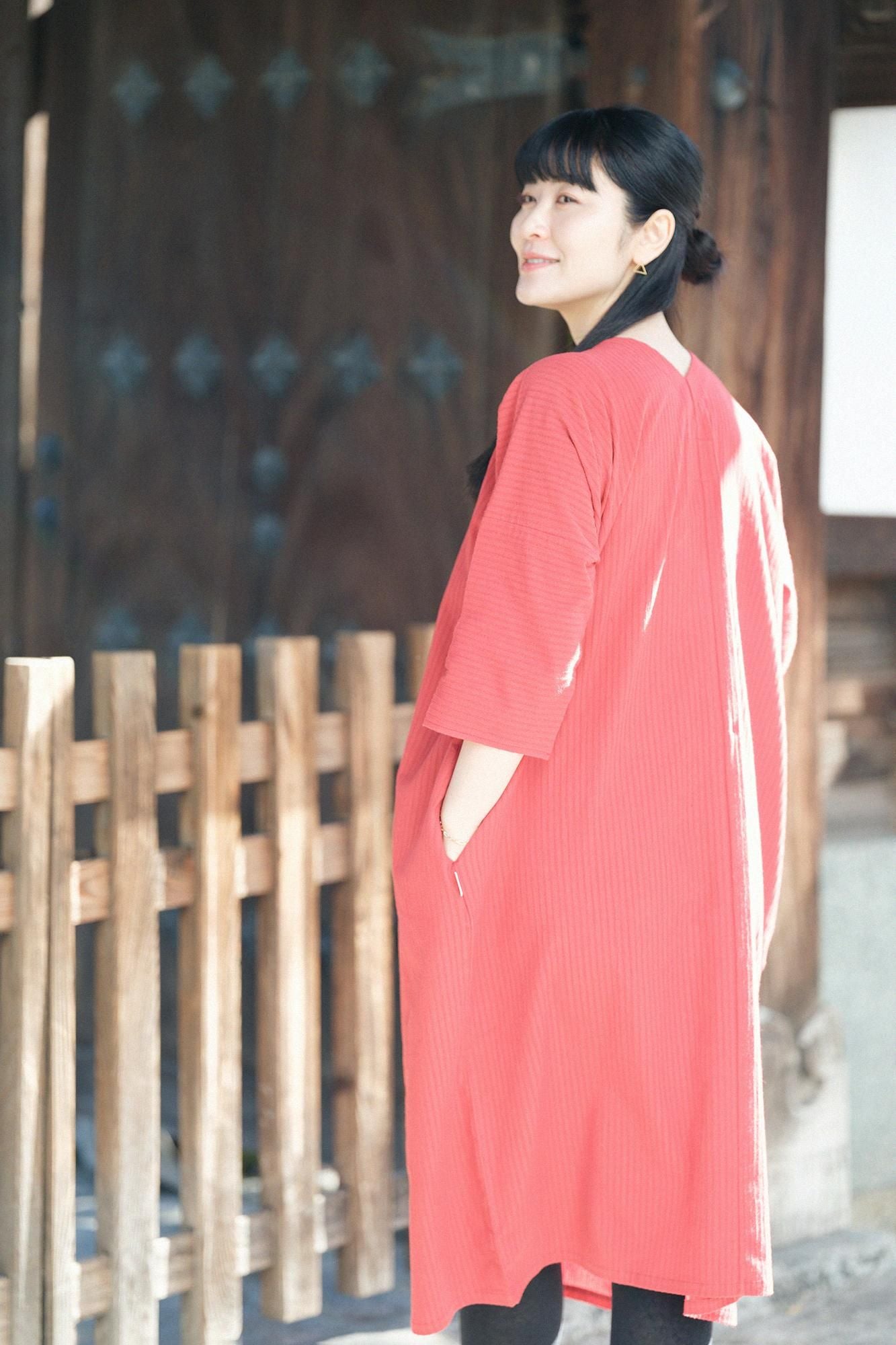 高島縮棉40/20 空羽 V領長方形洋裝 七分袖/胭脂紅