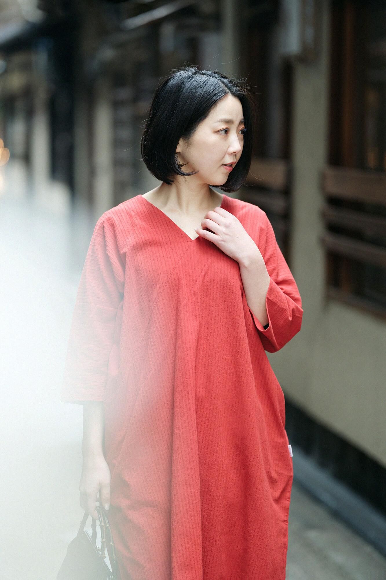 高島縮棉40/20 空羽 V領長方形洋裝 七分袖/胭脂紅