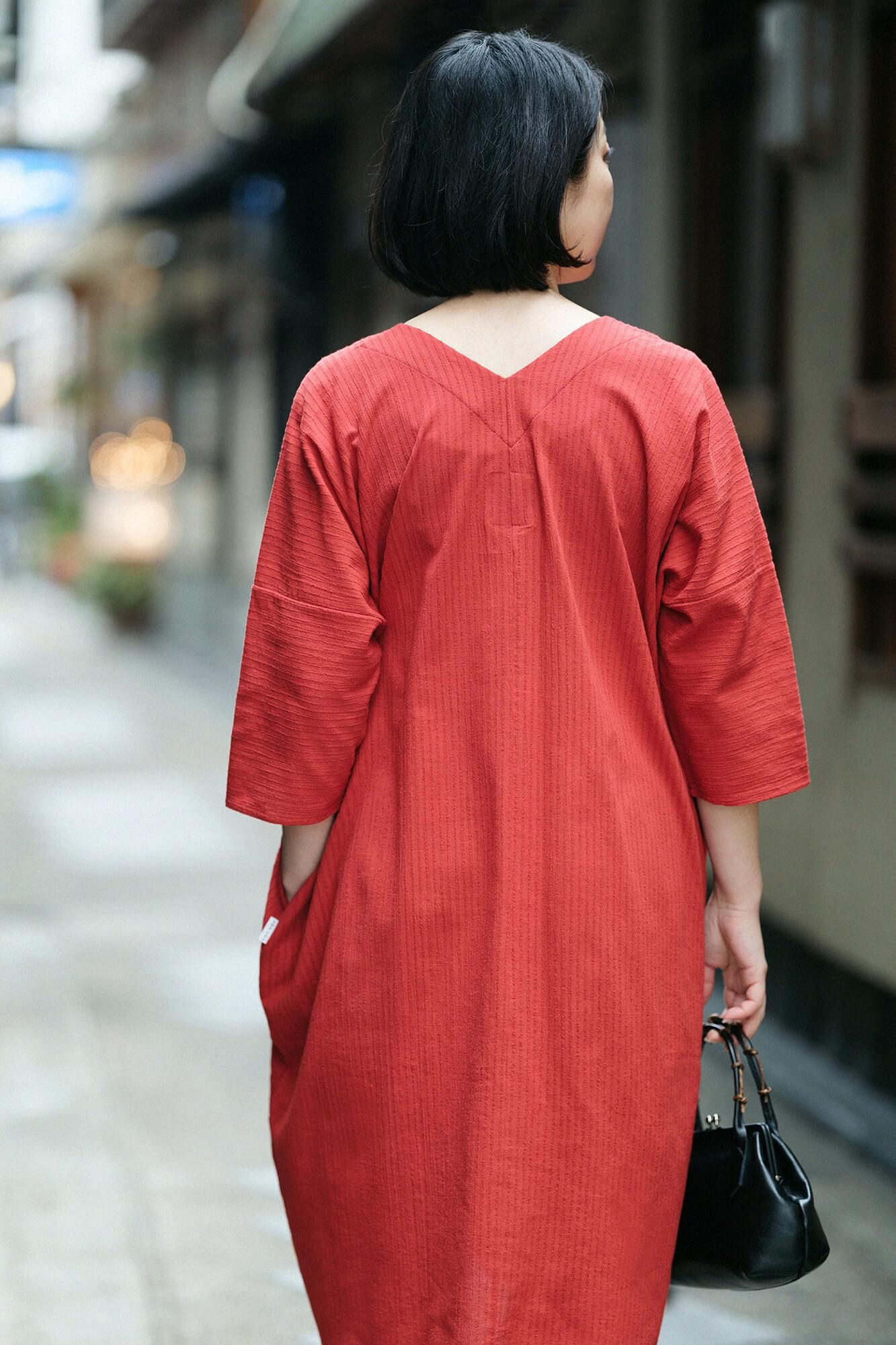 高島縮棉40/20 空羽 V領長方形洋裝 七分袖/胭脂紅