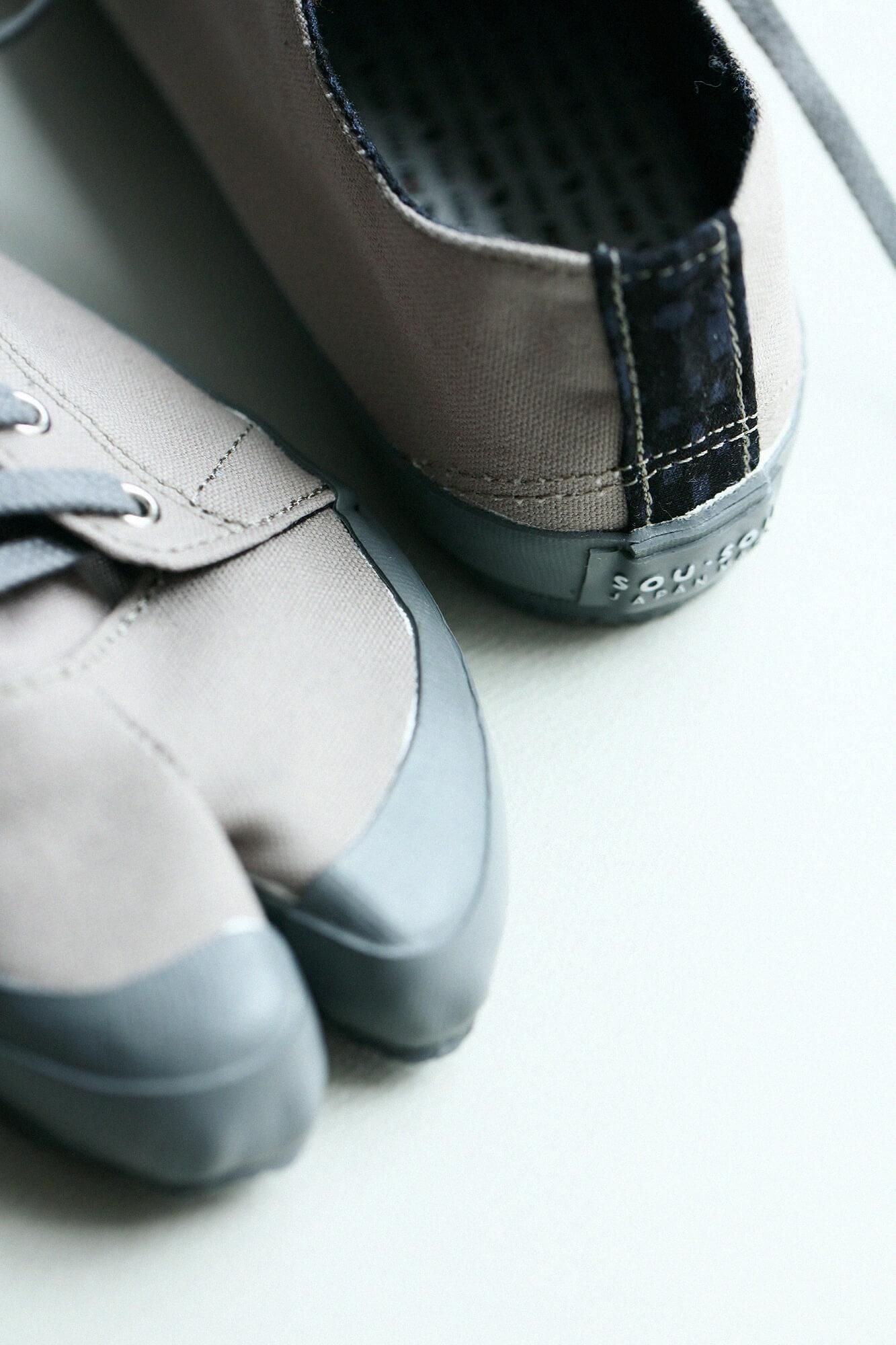 分趾足袋運動鞋/煤色×點線