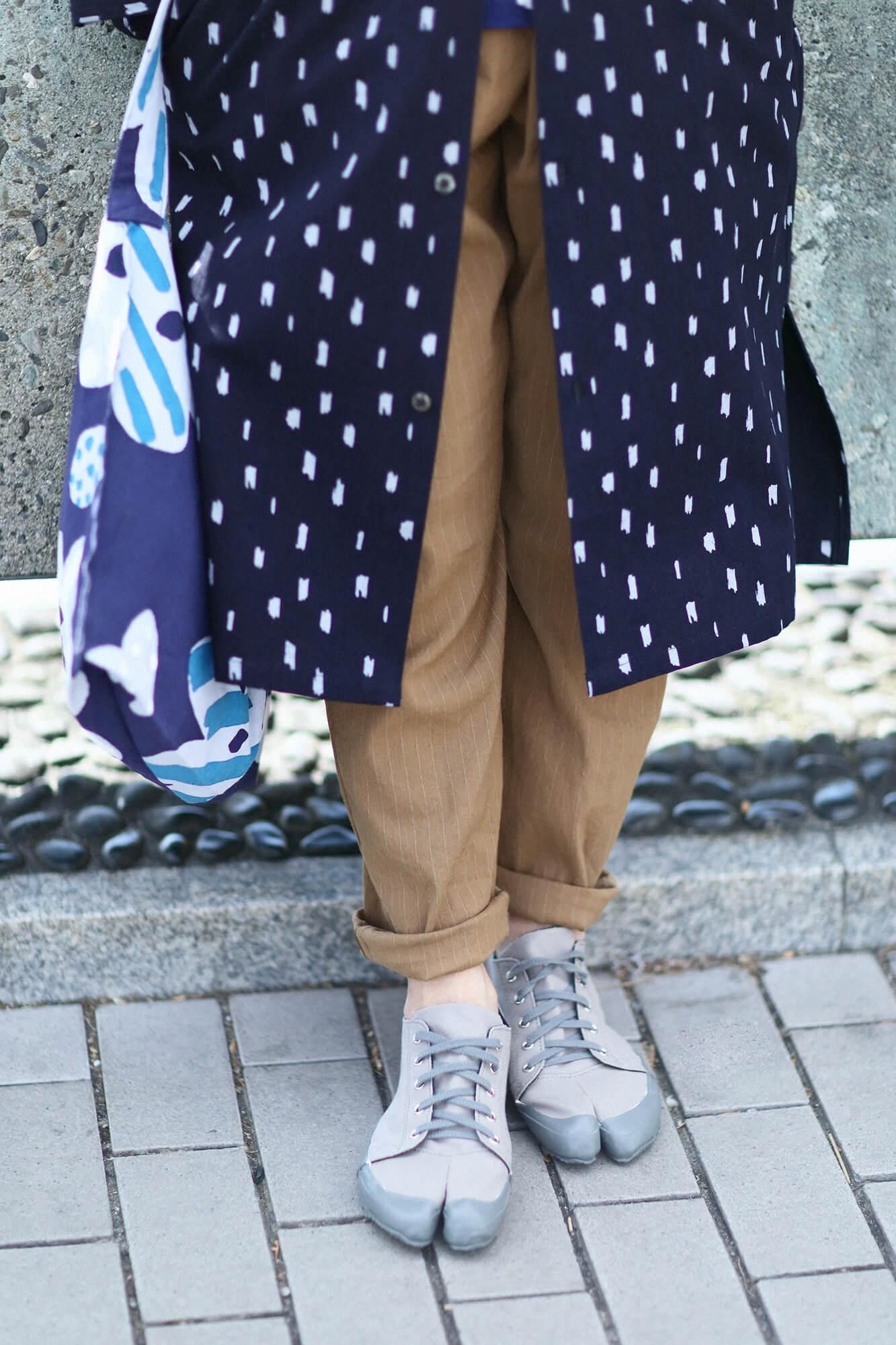 分趾足袋運動鞋/煤色×點線