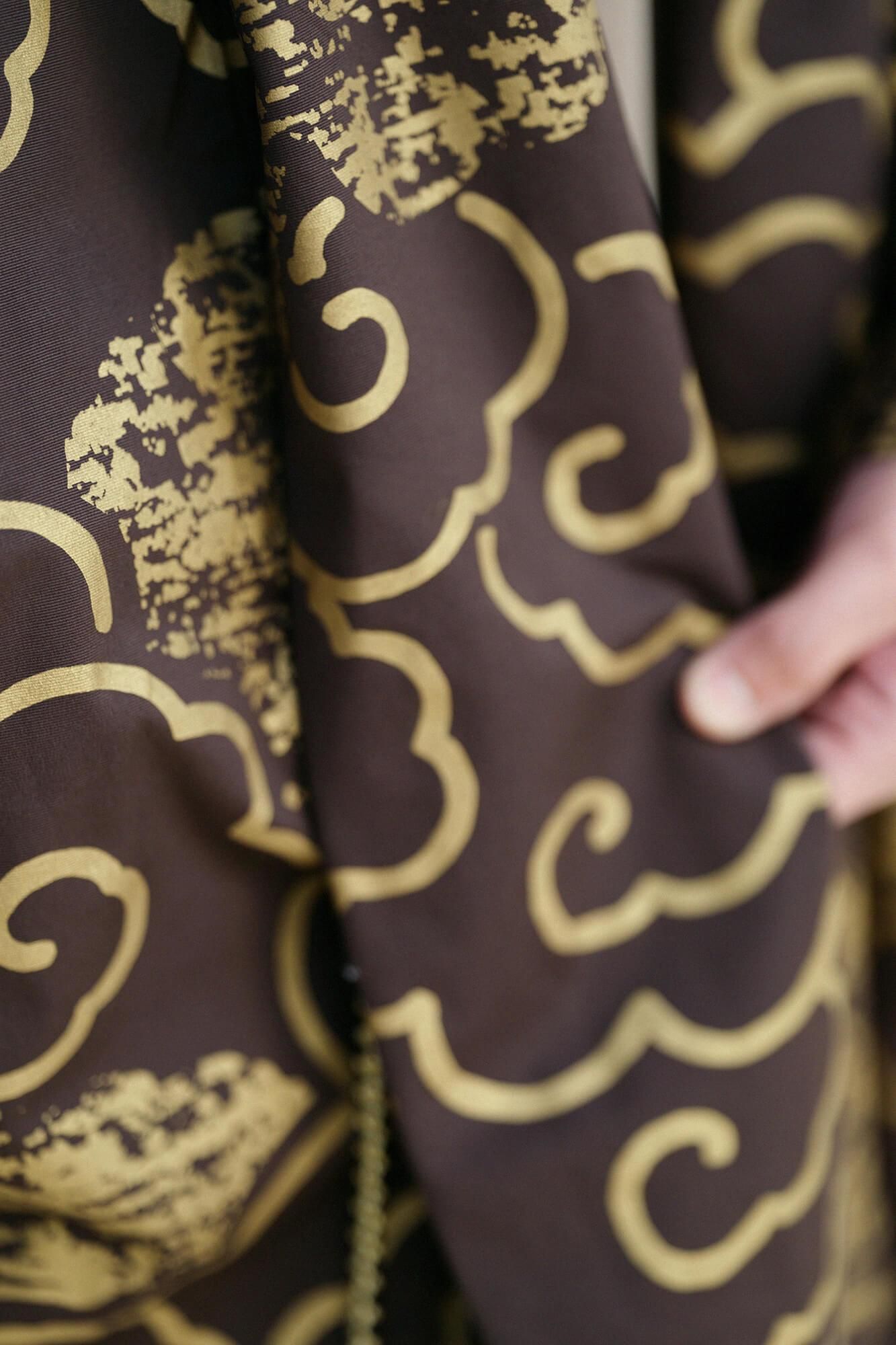 伸 橫紋平織布 梯形袖外套 中長 單層/鏤空雲龍 時代 棕色