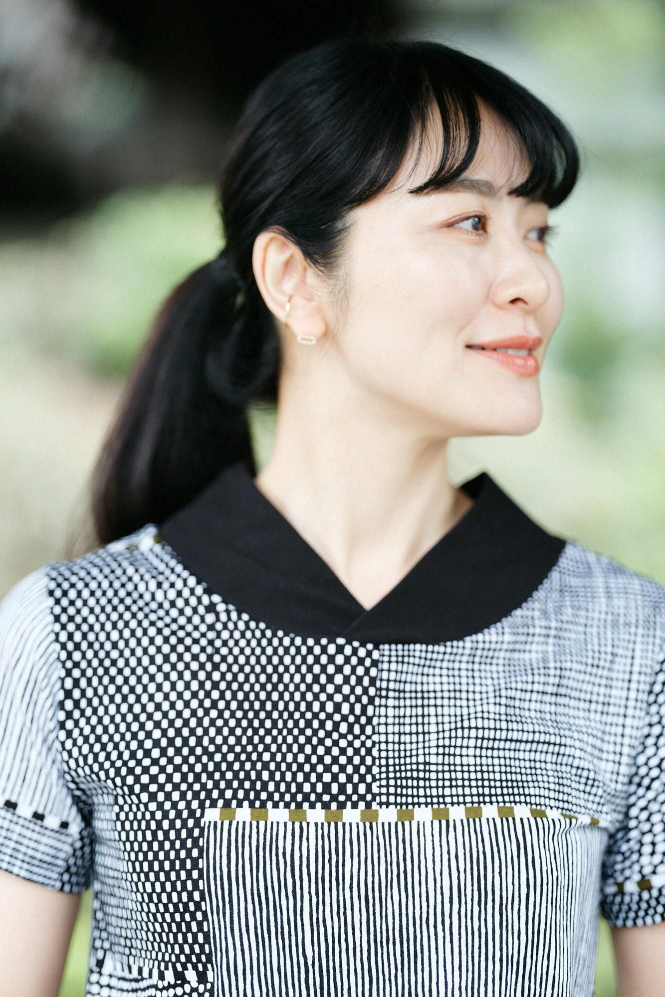 【net限定】薙(なぎ)ジバン 半袖/間がさね(まがさね) 墨黒(すみくろ)に苔(こけ)