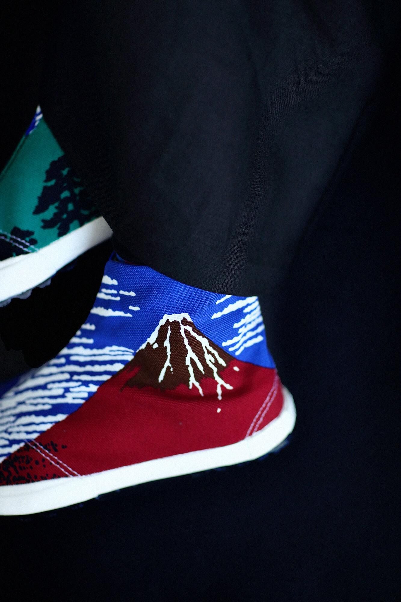 Split Toe Tabi Shoes / Red Fuji