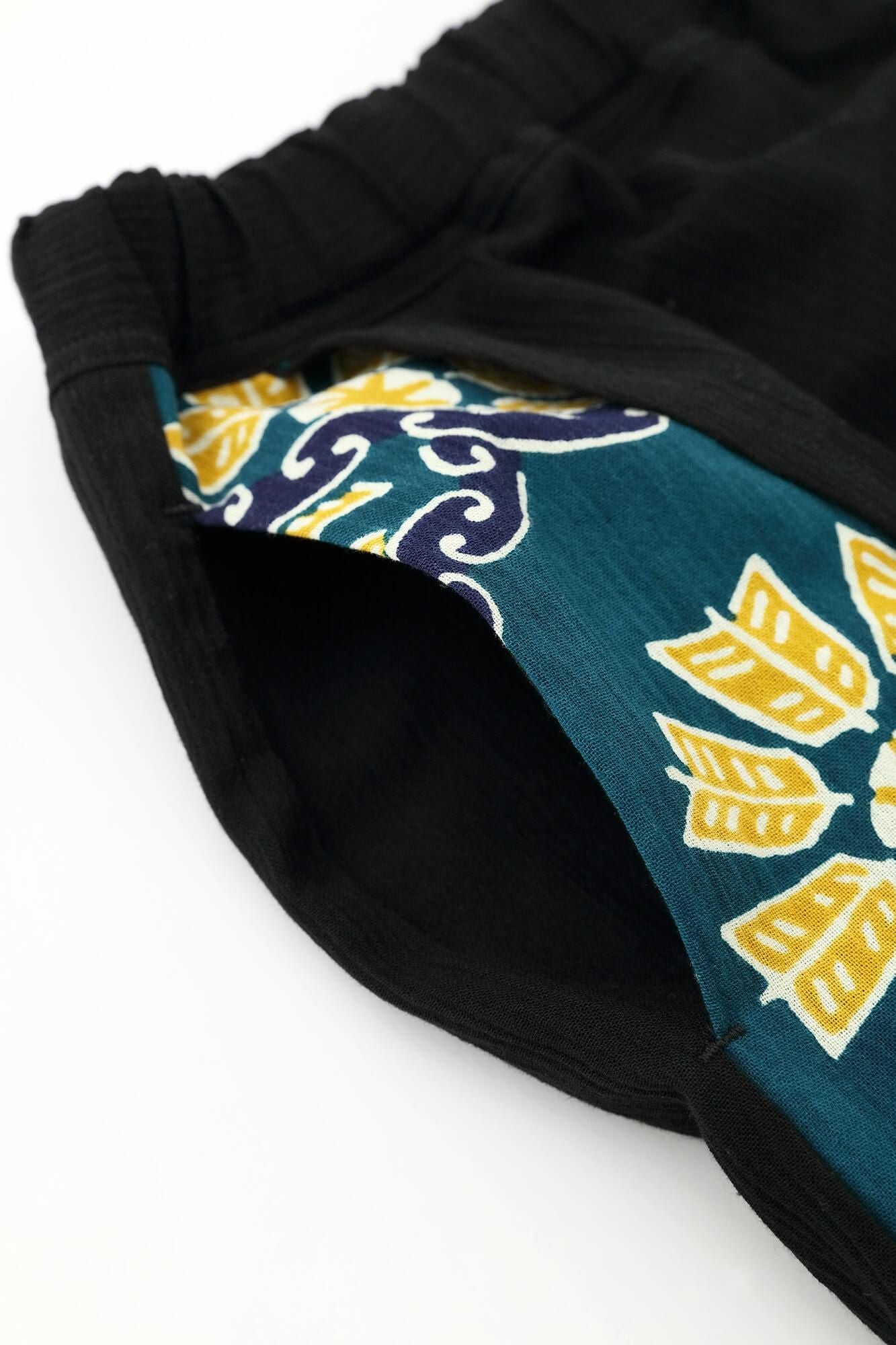 Chizimi Cotton 20/20 Wrap Harem Pants Bi-color 2.0 / Black × Continuation of Arrow Wheel-Recreation