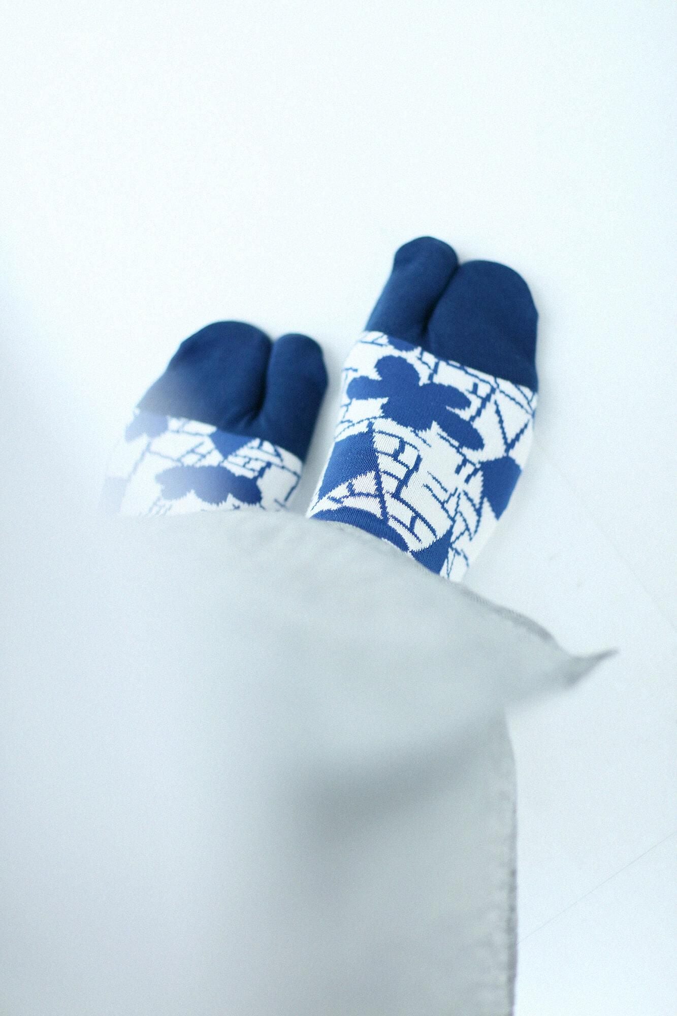 타비양말(Ank 길이) / 블렌딩 된 매실 꽃과 얼음이 많은 텍스트 (sometsugata ika hyouretsumon) 사본 (pressed) 【남・여성용】