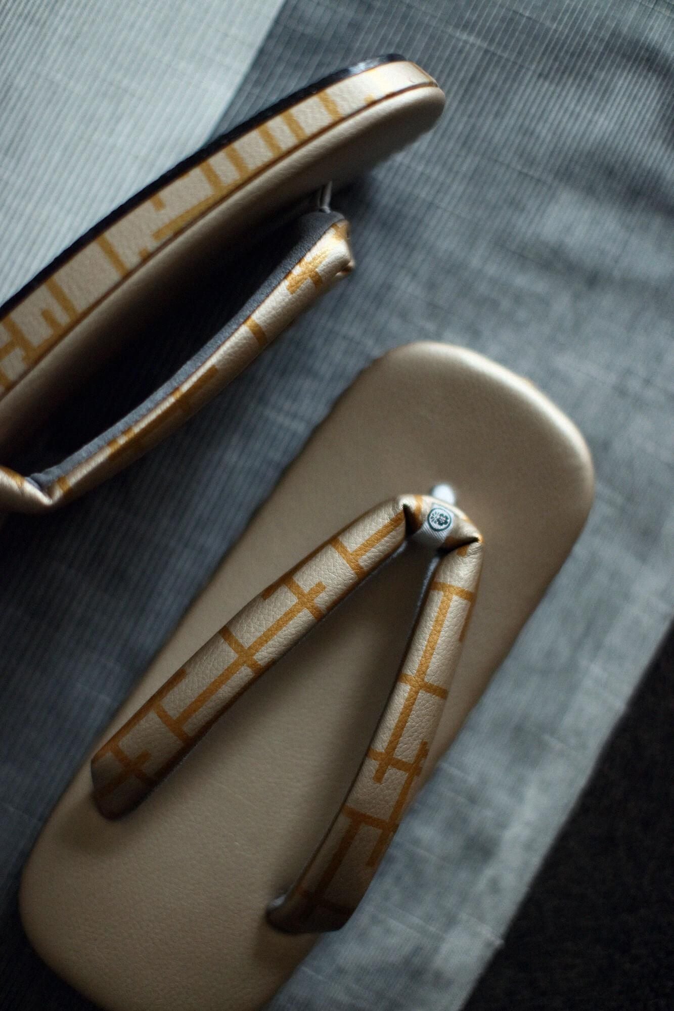 Nishijin Sandals / Fence Smoked Gold