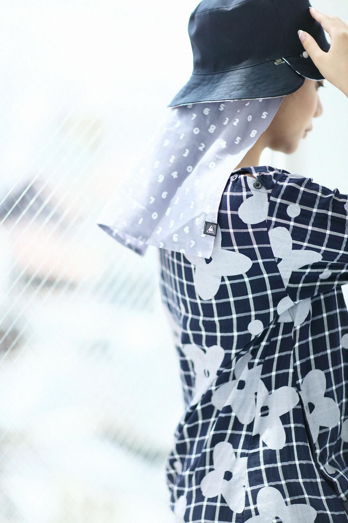 B. h 햇빛/콩SO-SU-U 연한 회색