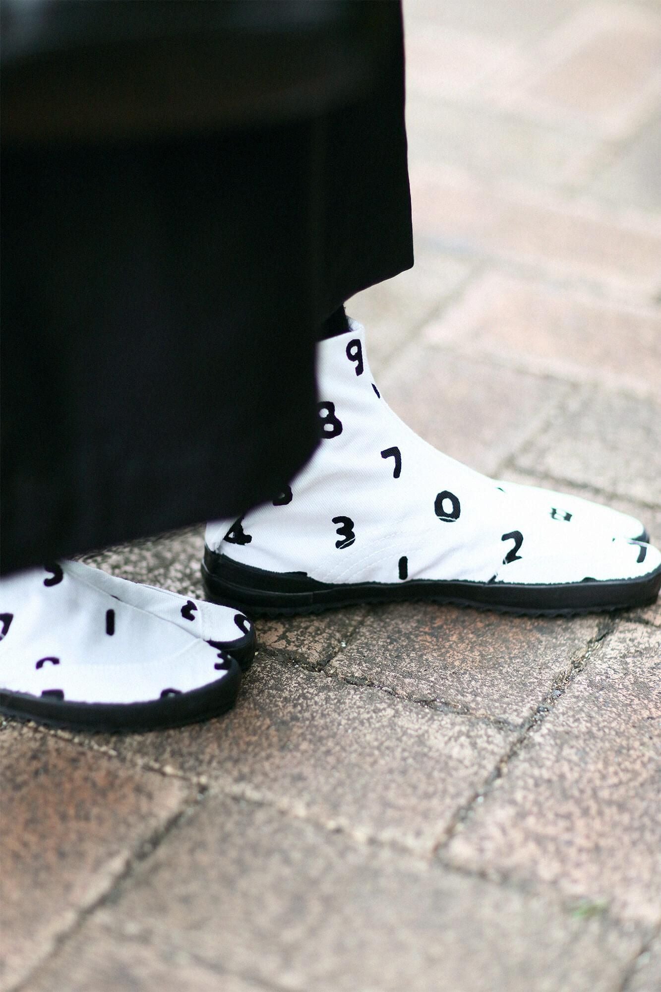 Festival Split Toe Tabi Shoes / SO-SU-U Tsume White