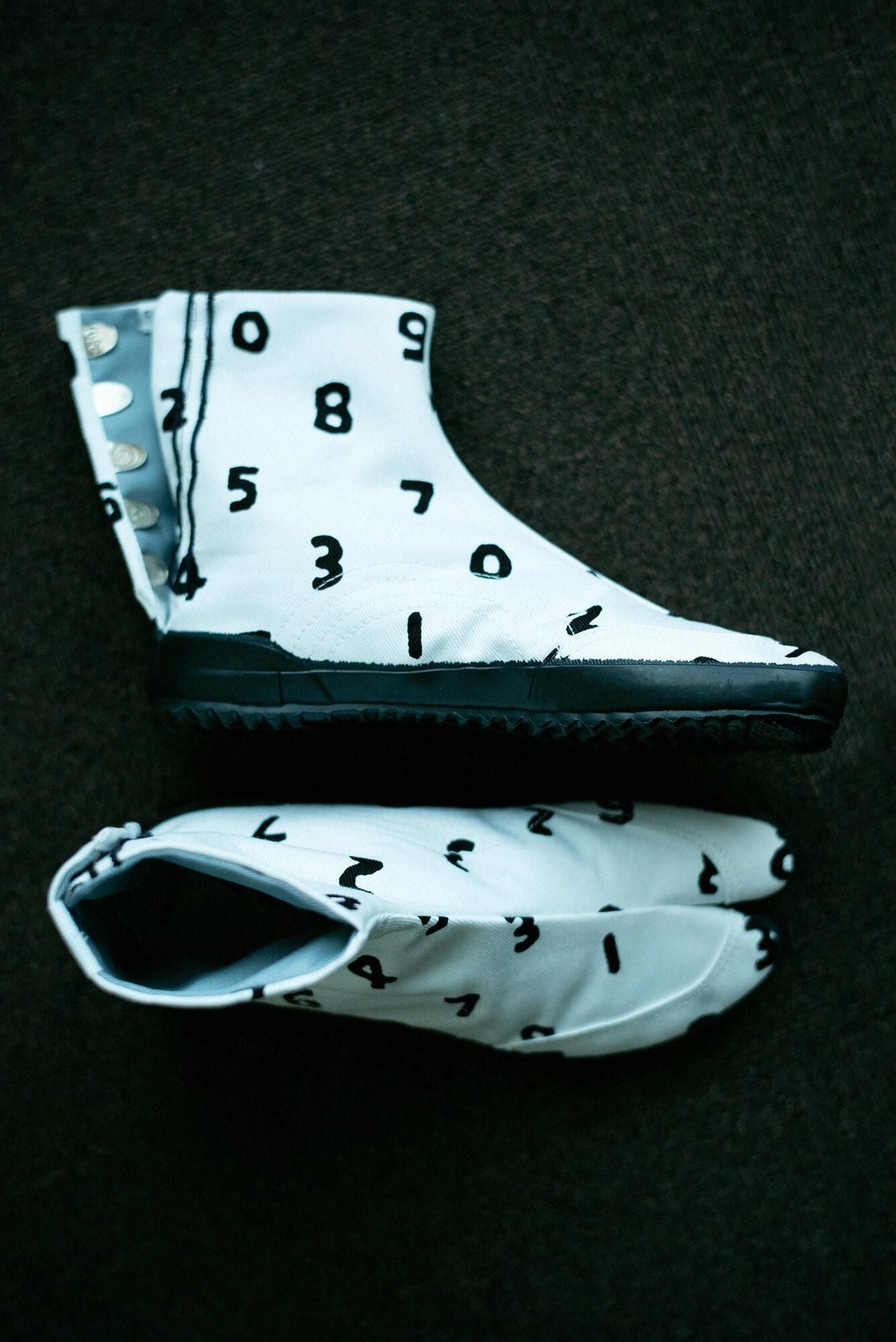 Festival Split Toe Tabi Shoes / SO-SU-U Tsume White