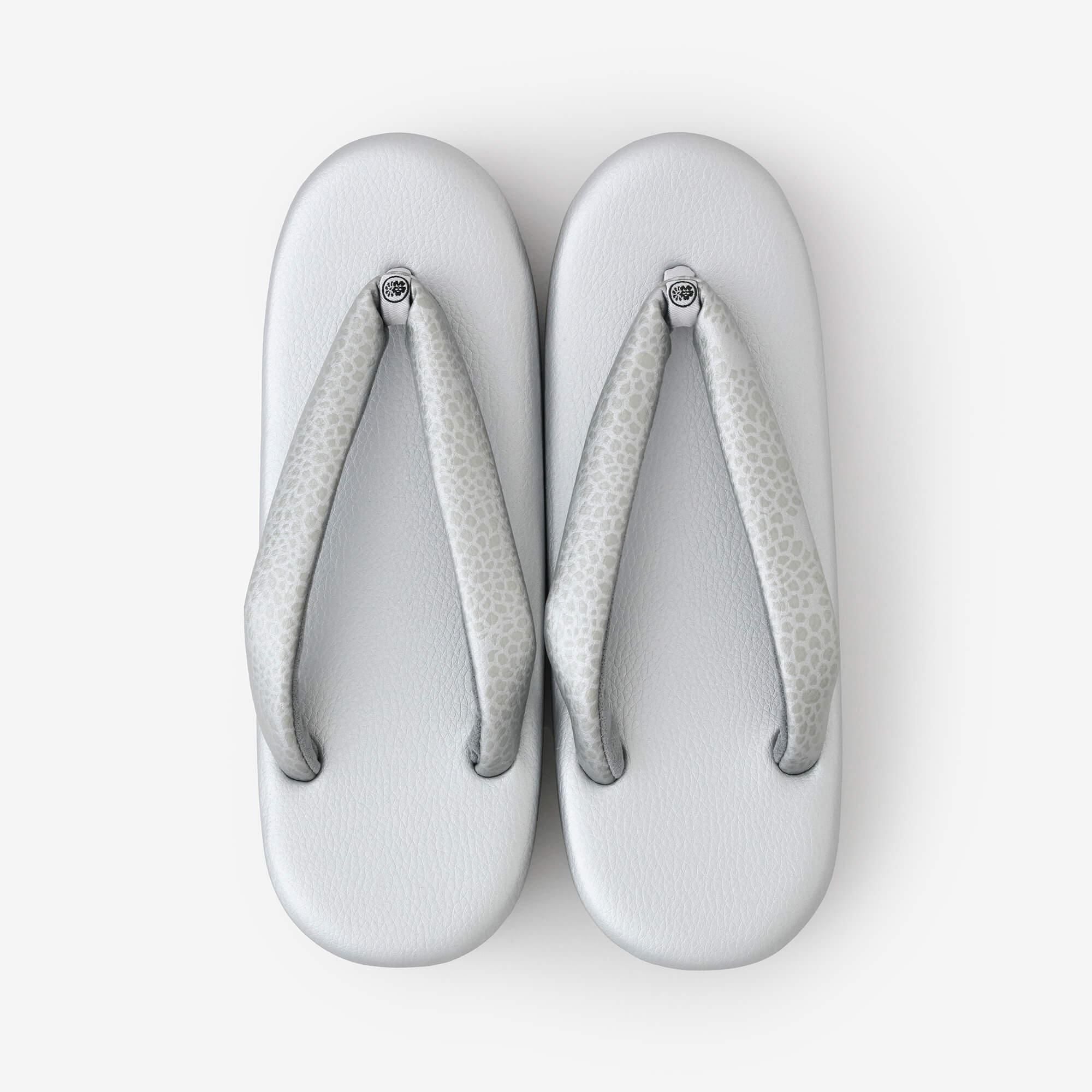 西陣草履(にしじんぞうり)/菊づくし 燻銀(いぶしぎん)