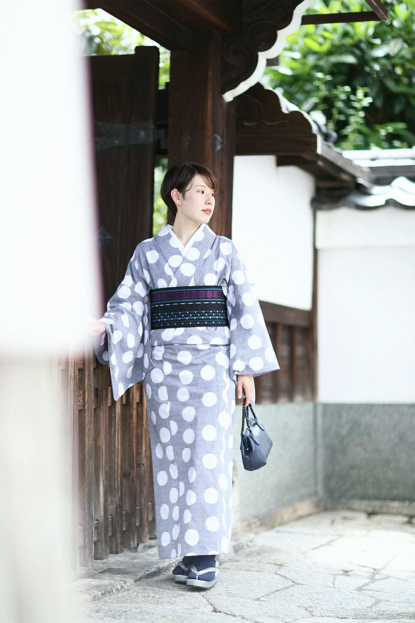 西陣草履(にしじんぞうり)/菊づくし 燻銀(いぶしぎん)