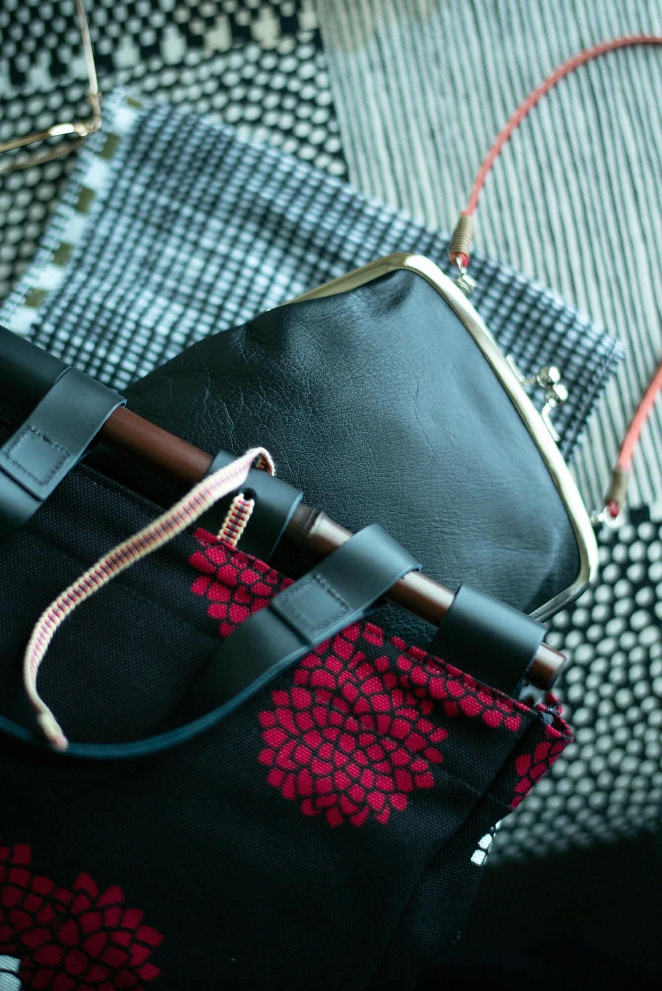 Michiyuki Kobako(Domichiyuki Kobako)染色竹(有些) /菊花上的菊花