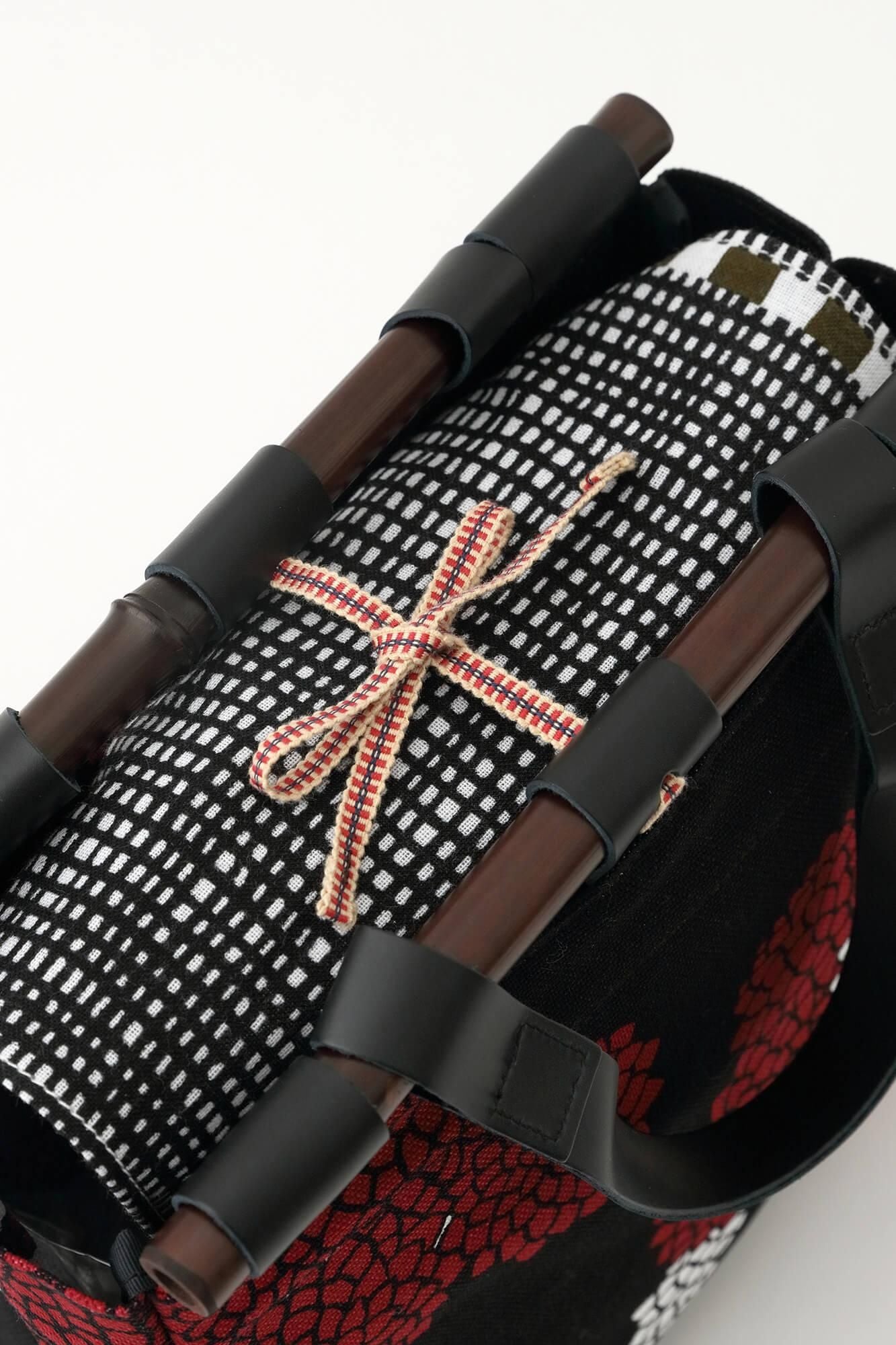 Michiyuki Kobako(Domichiyuki Kobako)染色竹(有些) /菊花上的菊花