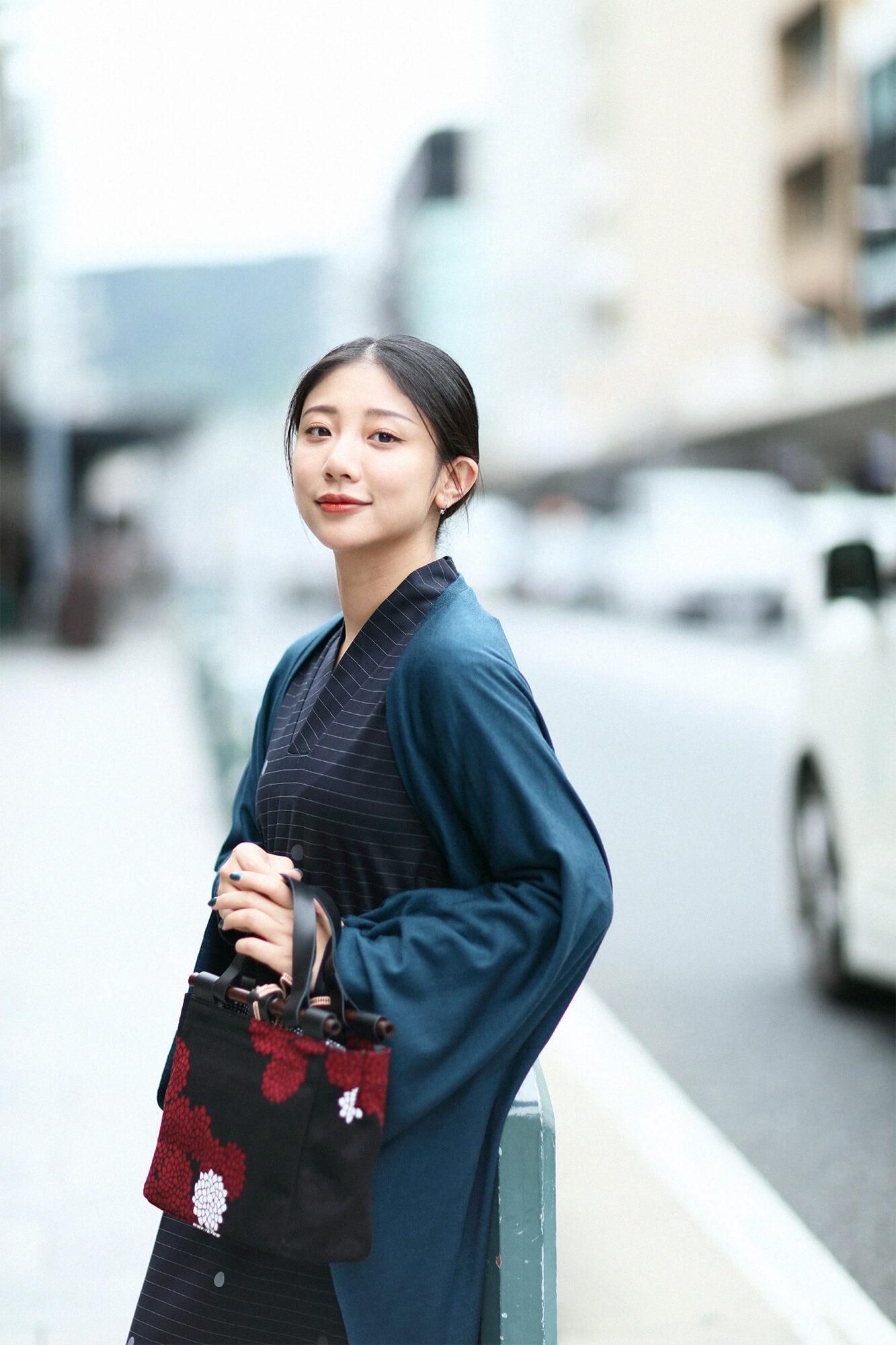 Michiyuki Kobako(Domichiyuki Kobako)染色竹(有些) /菊花上的菊花