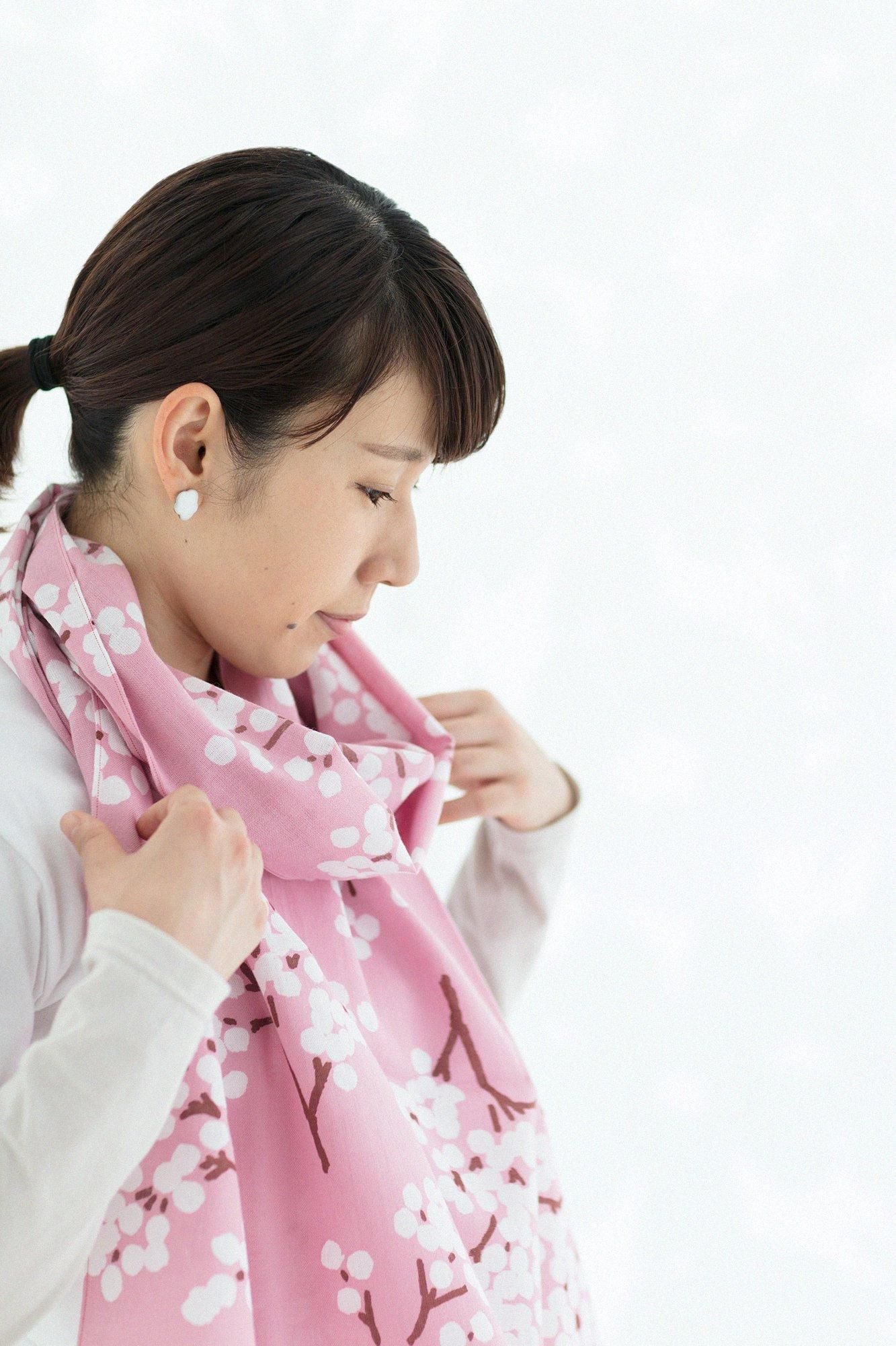 Isemomen Cotton Scarf / Nandina Pink 2