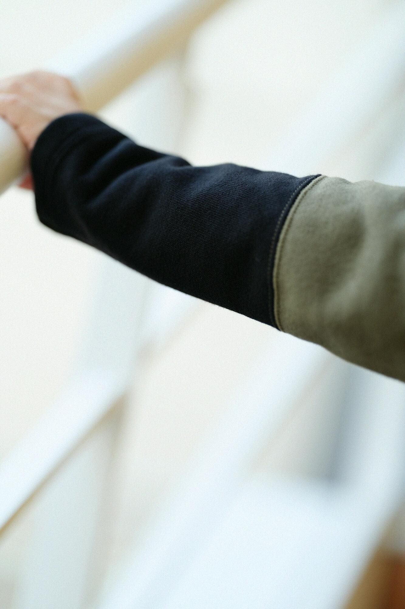 ●うらけ ちがいそでひふ かたあげ/ふかみどりいろ×まっくろ