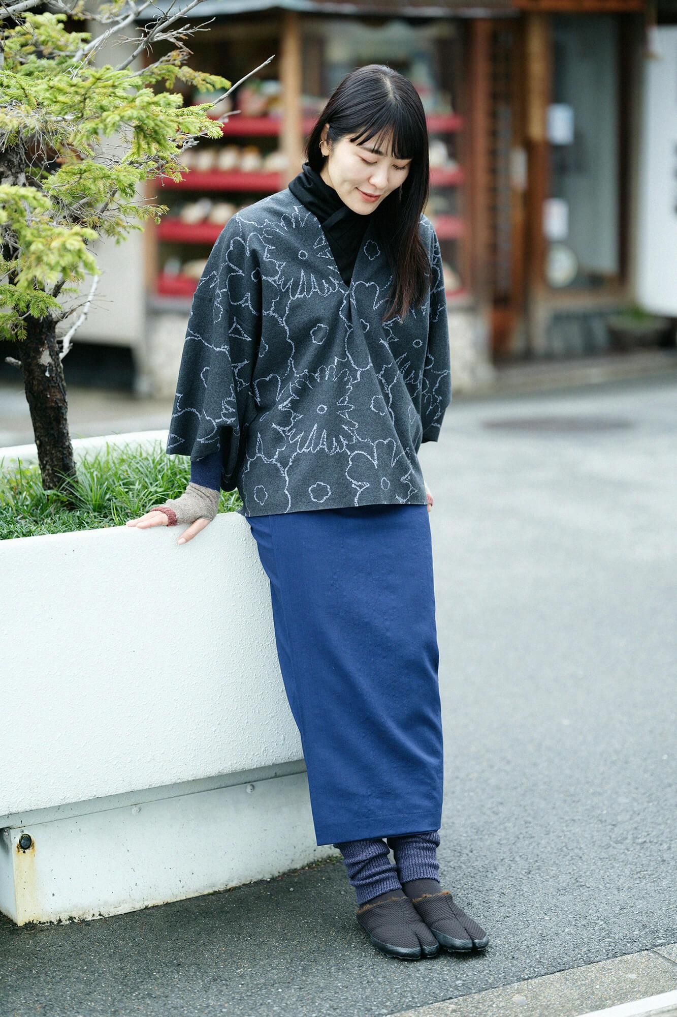 Knit Leg Warmer / Charcoal Grey 2