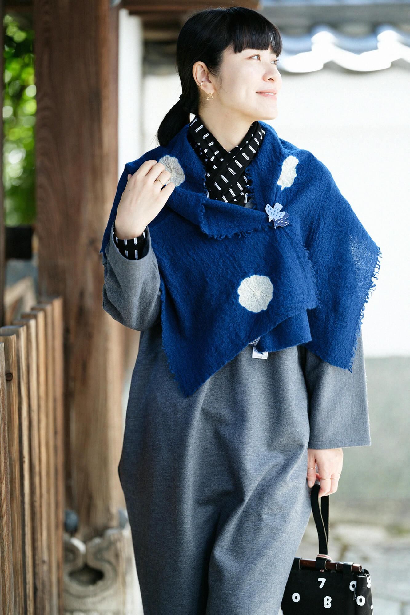 刺繍飾り(ししゅうかざり)/とり 紺鼠(こんねず)