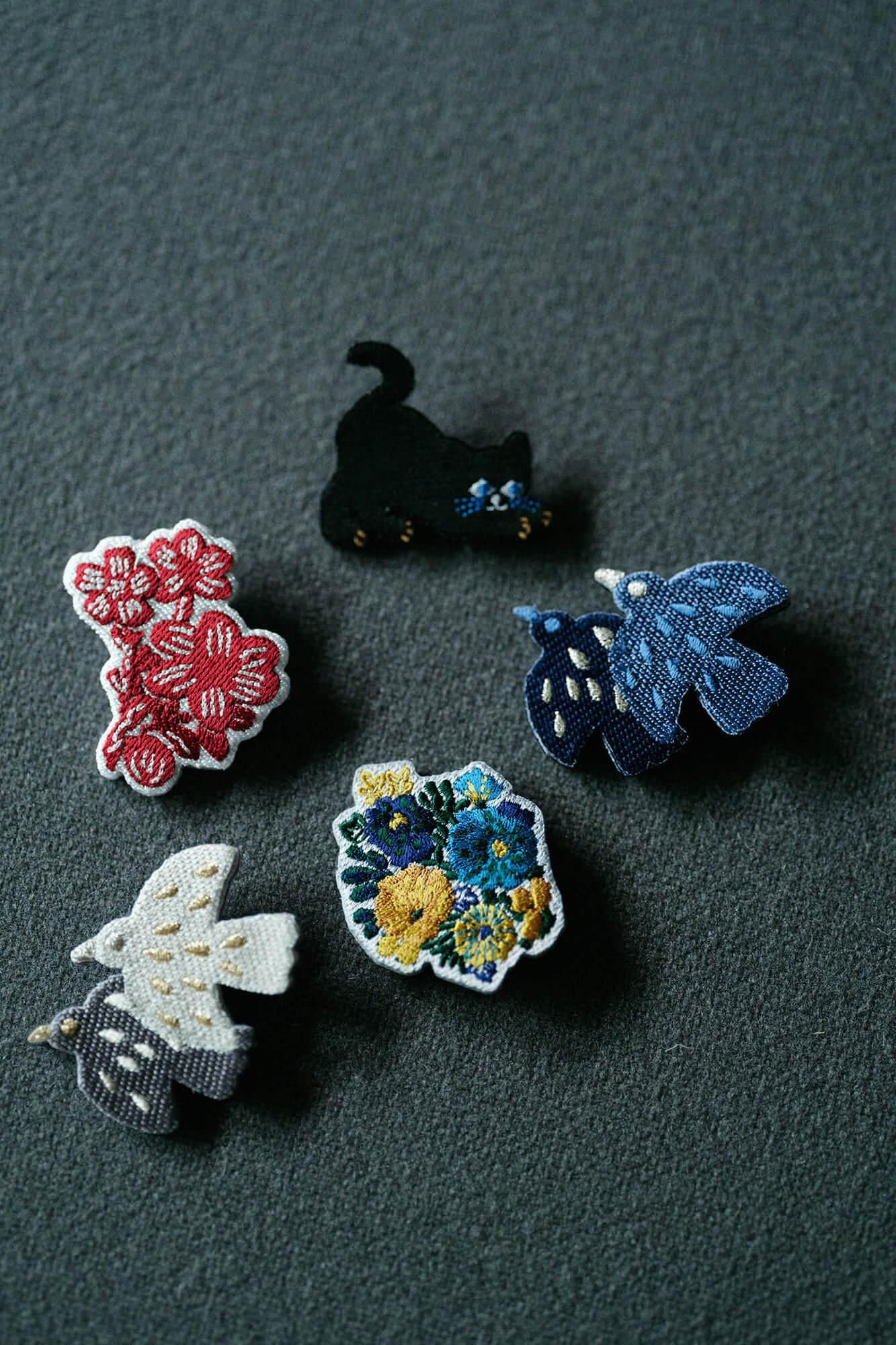 刺繍飾り(ししゅうかざり)/とり 紺鼠(こんねず)