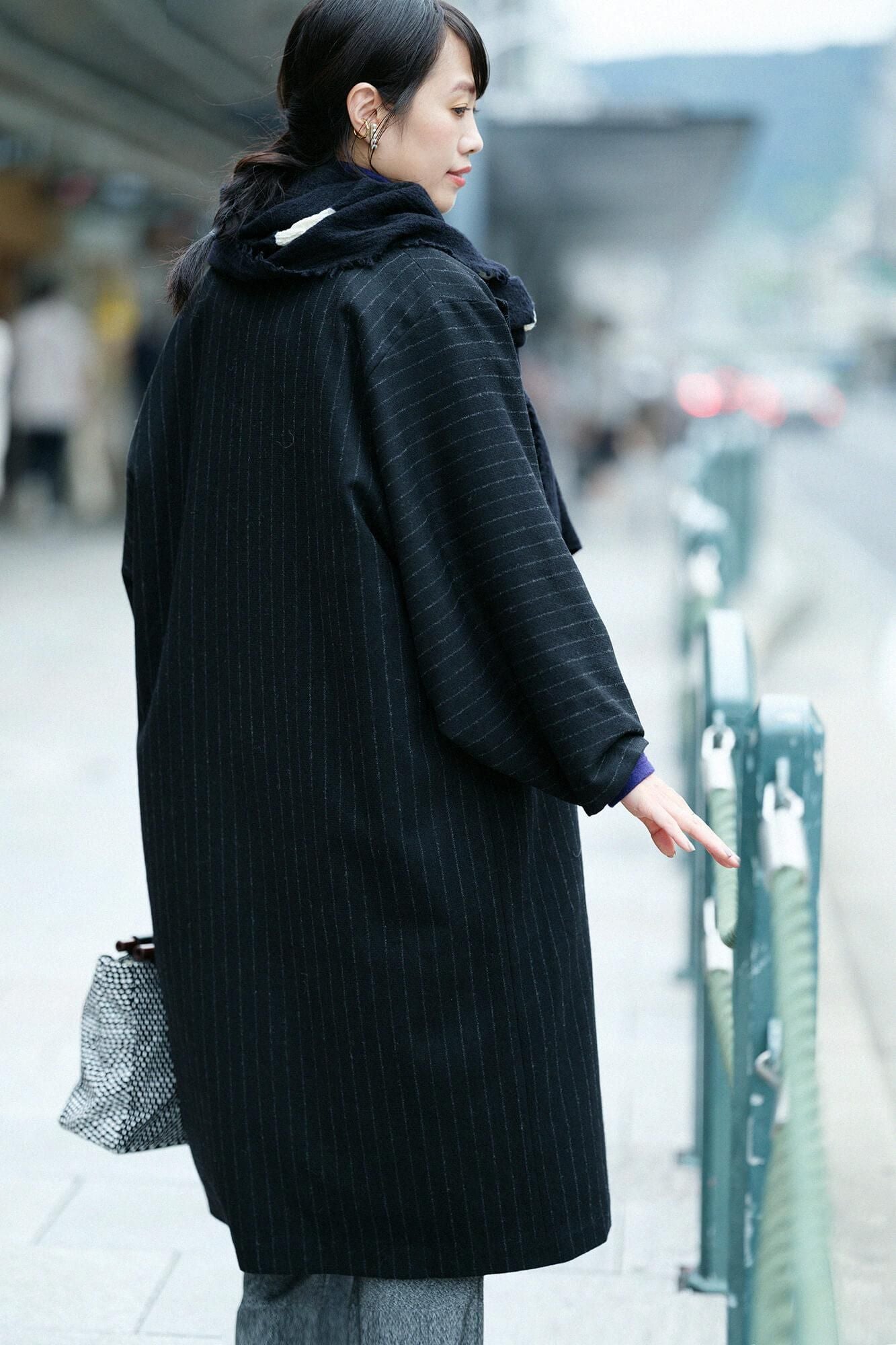 【net limited】Bishu Double Breasted Naginata Square Neck Coat Tweed cover Long with Lining Black Striped x Skyscraper