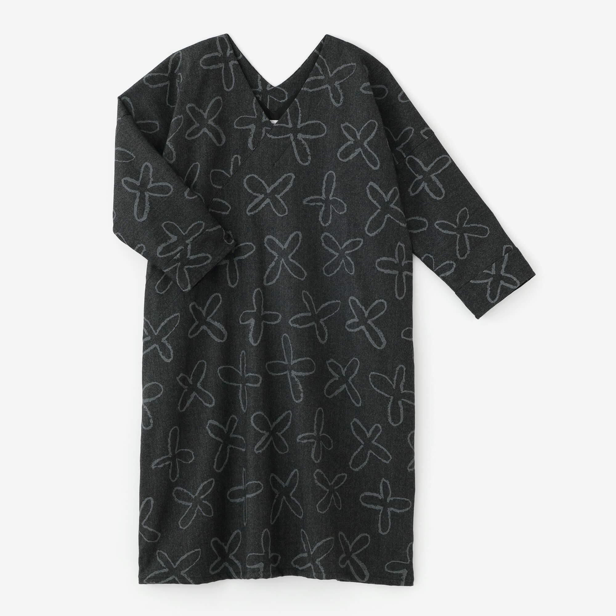 梳毛綾織（そもうあやおり） 抜衿長方形衣（ぬきえりちょうほうけい