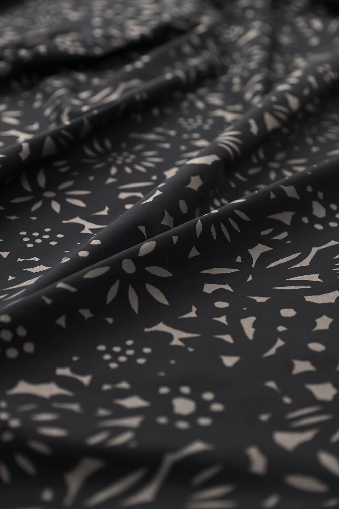 纺织品测量(SOU・SOU 拉伸缎面)/切割和边缘<50cm>