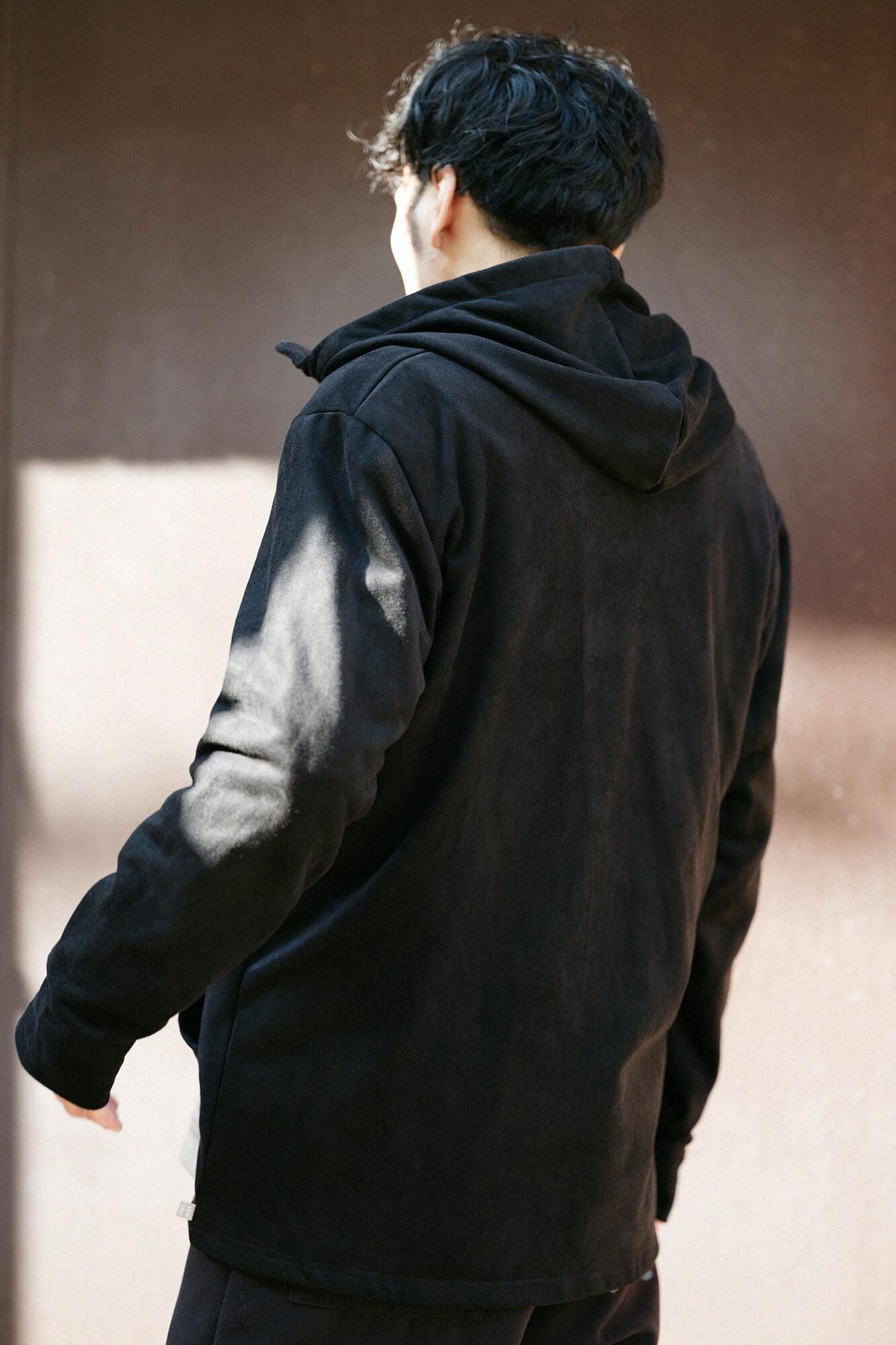 【online한정】우라케페이크 누벅 후드/검은색