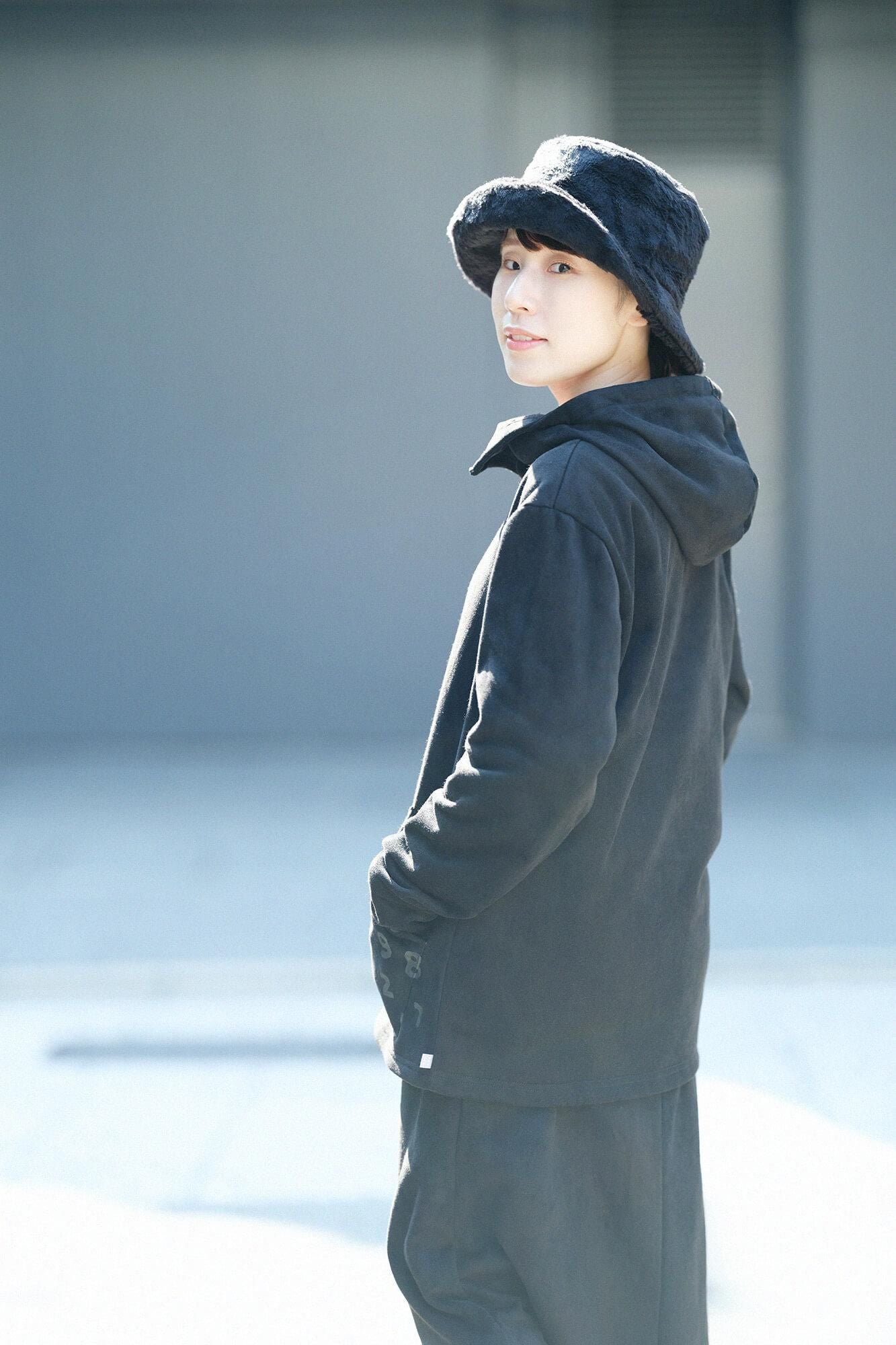 【online한정】우라케페이크 누벅 후드/검은색