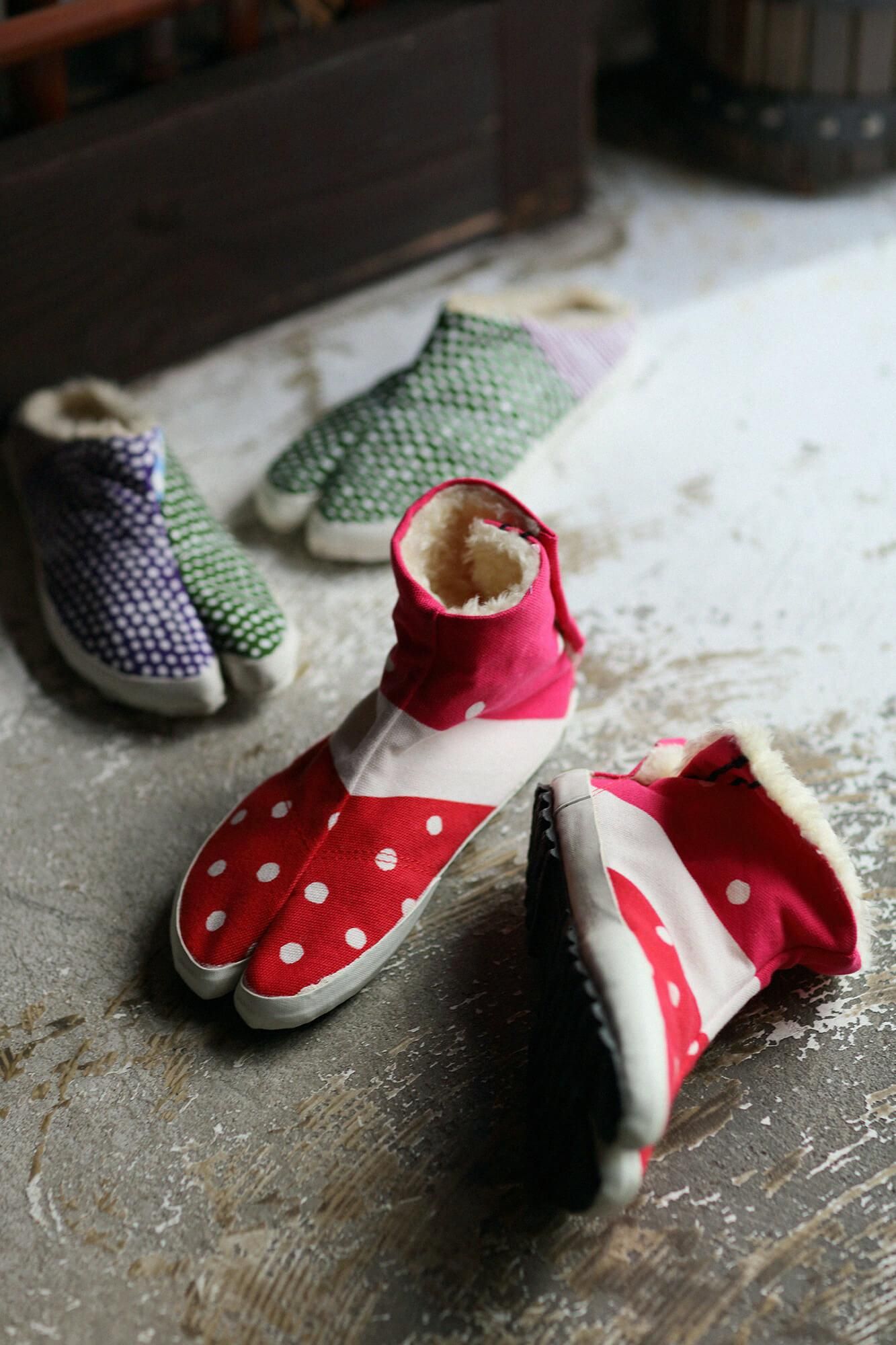 粘贴地下室塔比,蟒蛇/草莓牛奶