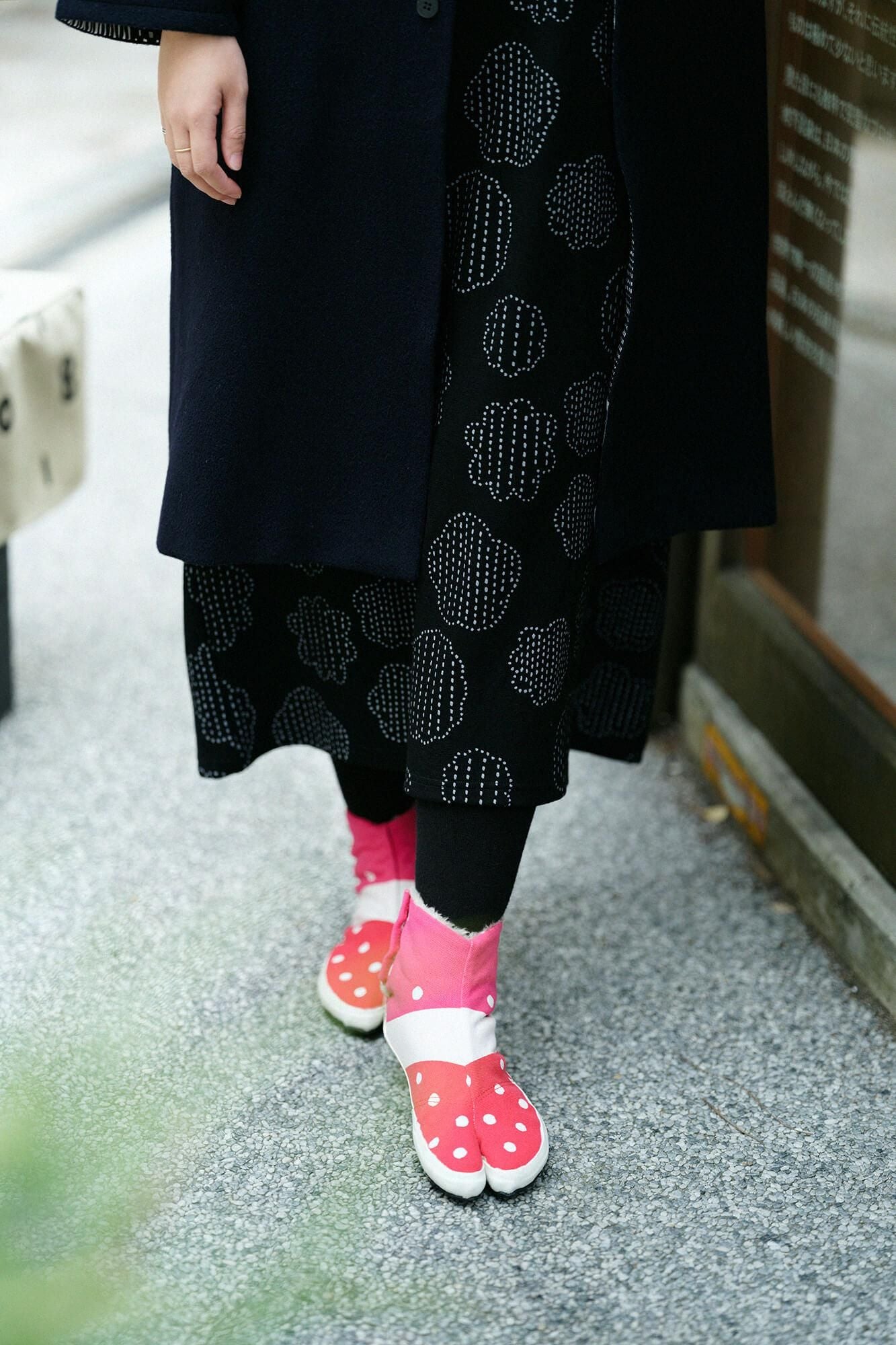 粘贴地下室塔比,蟒蛇/草莓牛奶